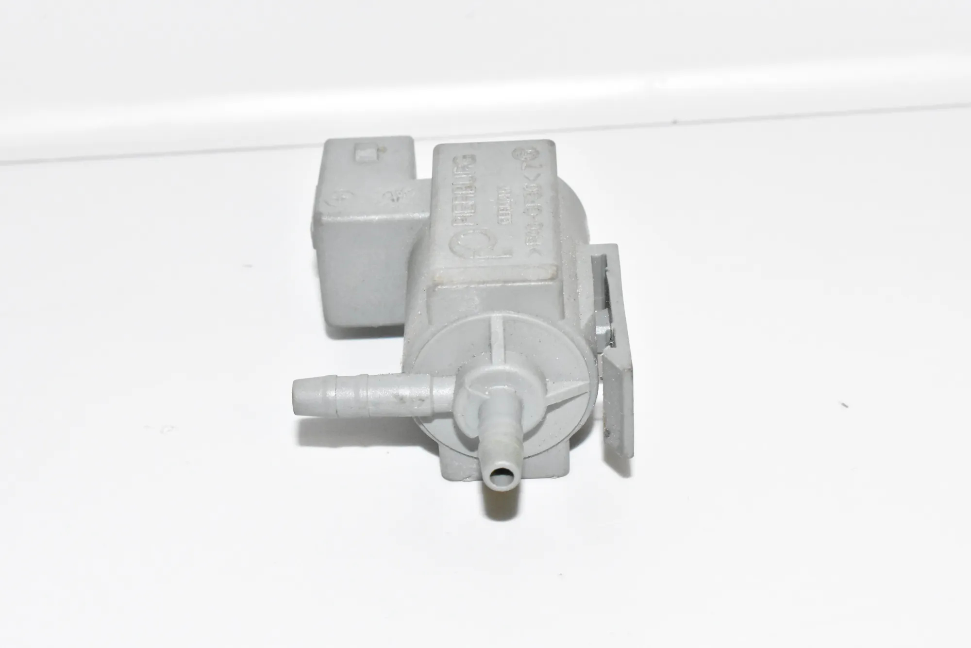 Solenoid Valve – OEM 7516376 · BMW 7 (E65, E66, E67) BMW 7 (E65, E66, E67) 2001 – 5