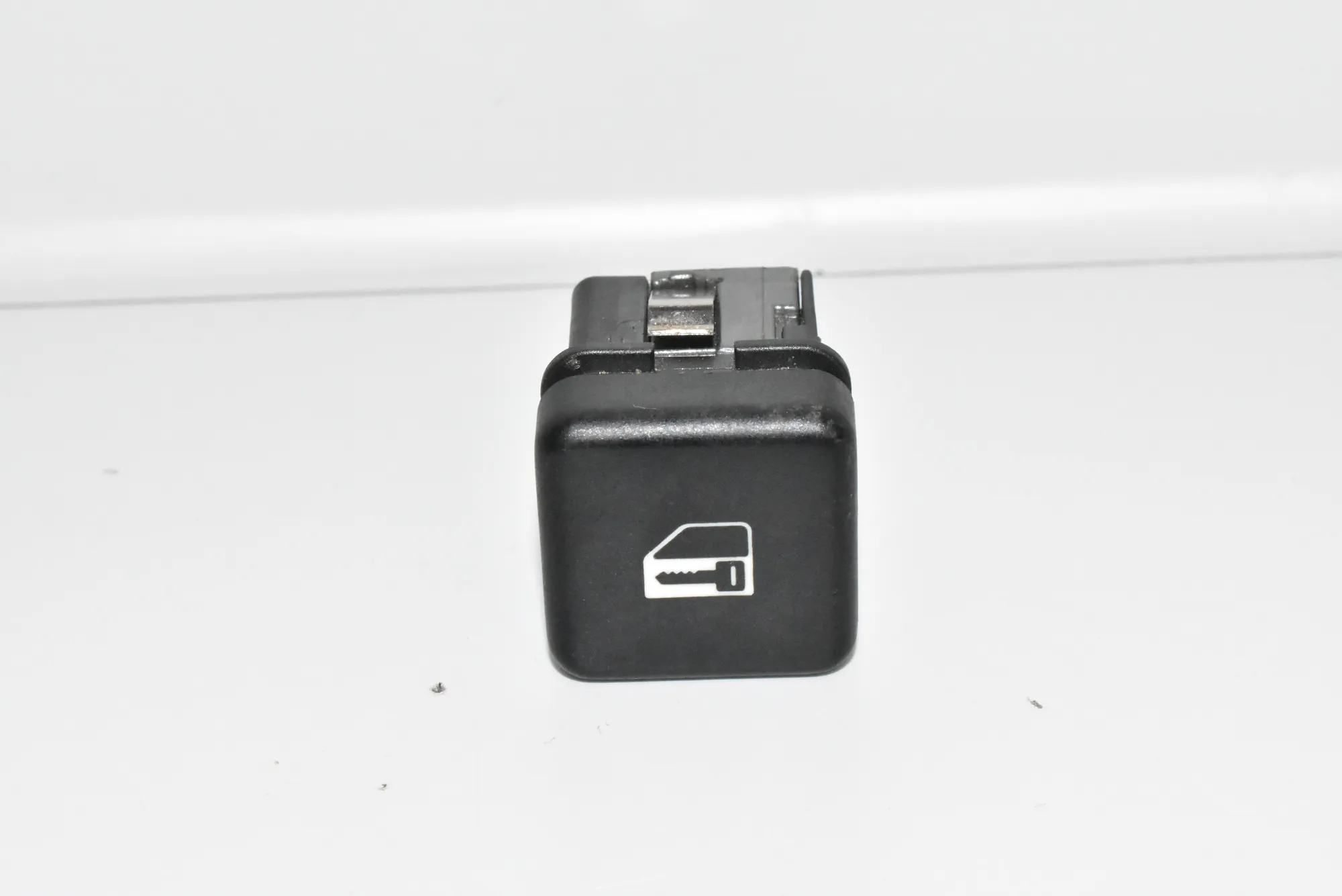 Switches – OEM 8360828 · BMW 5 (E39) BMW 5 (E39) 2001 – 3