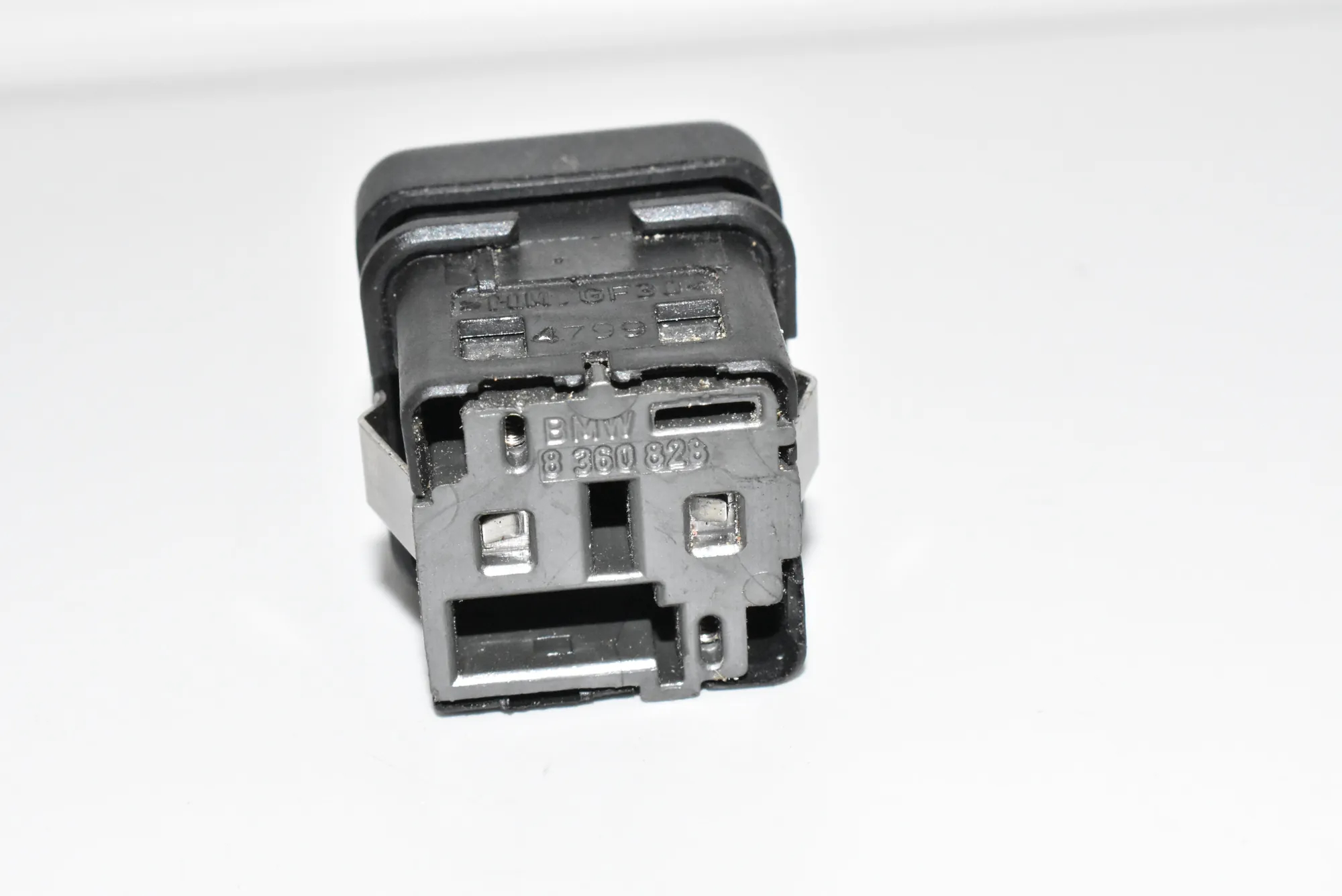 Switches – OEM 8360828 · BMW 5 (E39) BMW 5 (E39) 2001 – 2