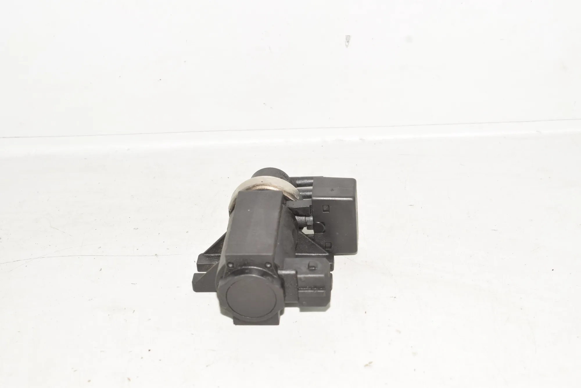 Solenoid Valve – OEM 2247906 · BMW 5 (E39) BMW 5 (E39) 530 d 2001 – 3