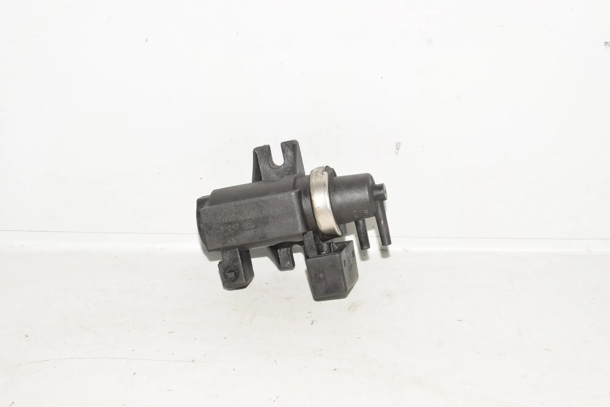 Solenoid Valve – OEM 2247906 · BMW 5 (E39) BMW 5 (E39) 530 d 2001 – 2