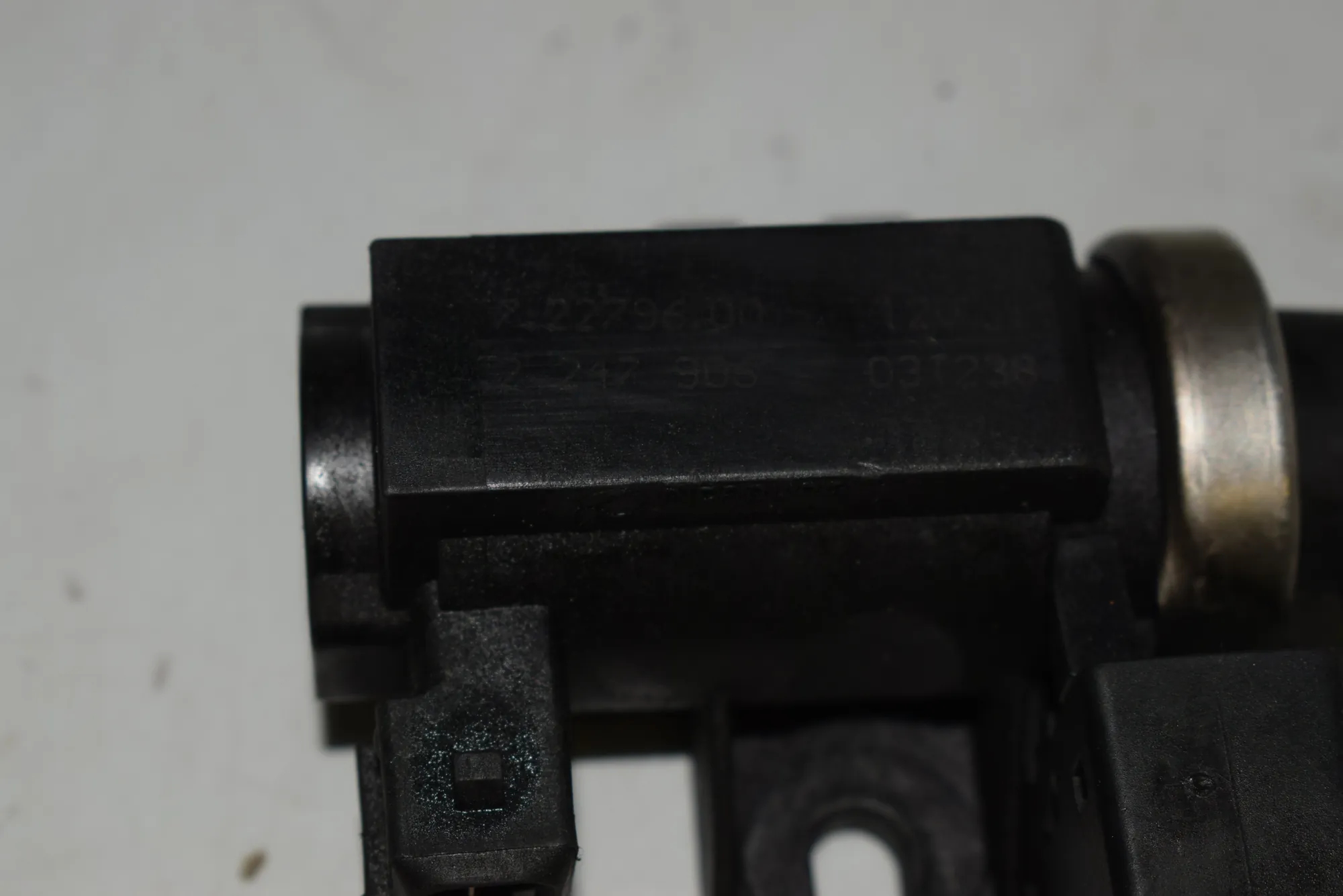 Solenoid Valve – OEM 2247906 · BMW 5 (E39) BMW 5 (E39) 530 d 2001 – 5