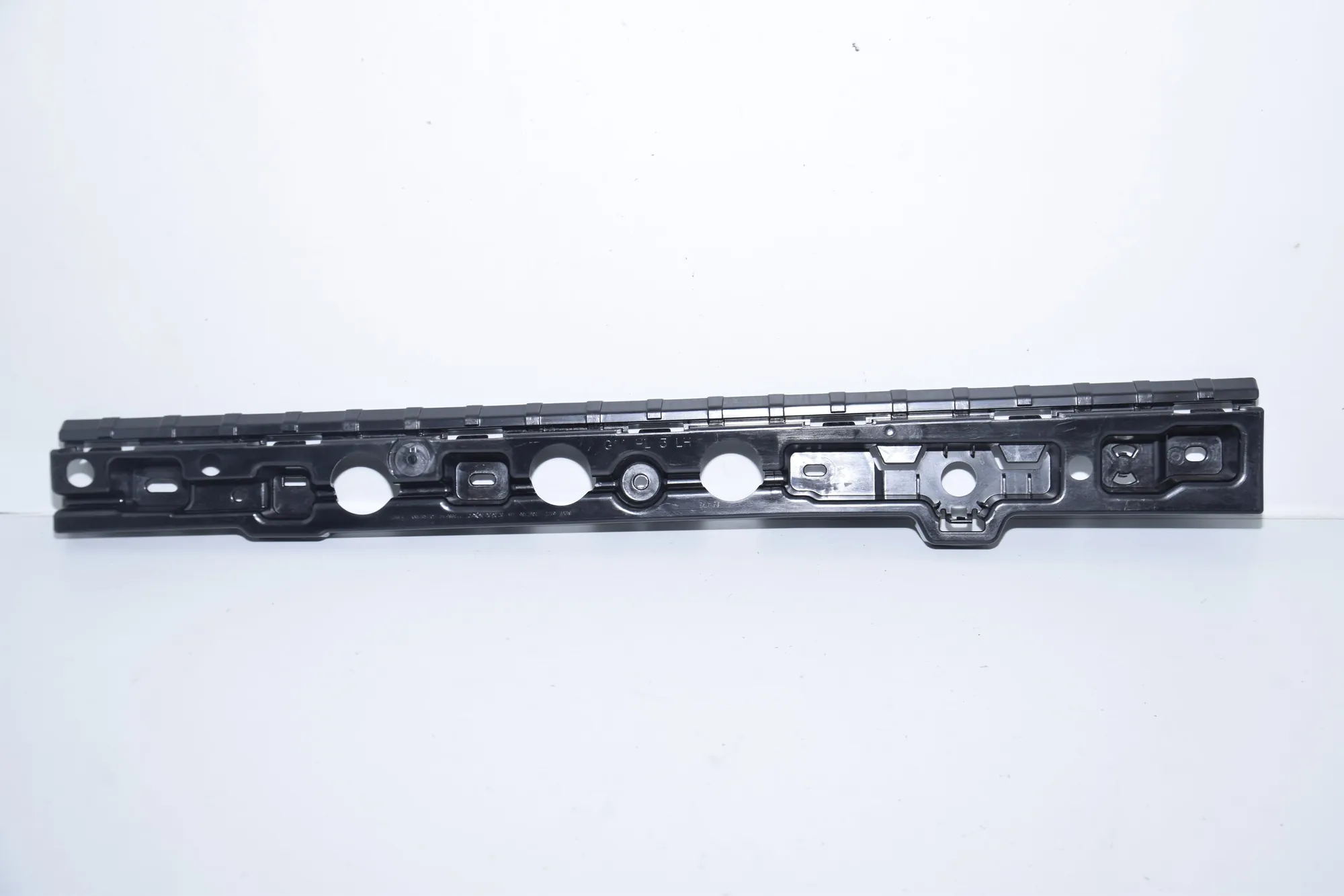 Other Body Parts – OEM 7357135 · BMW 7 (G11, G12) BMW 7 (G11, G12) 2016 – 2