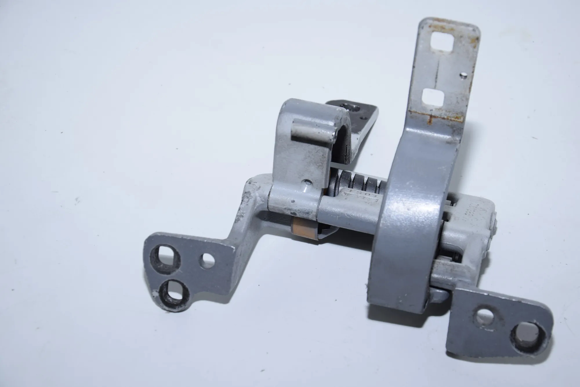 Left Side Bootlid Hinge – OEM 7061383 · BMW 5 Touring (E61) BMW 5 Touring (E61) 2006 – 3