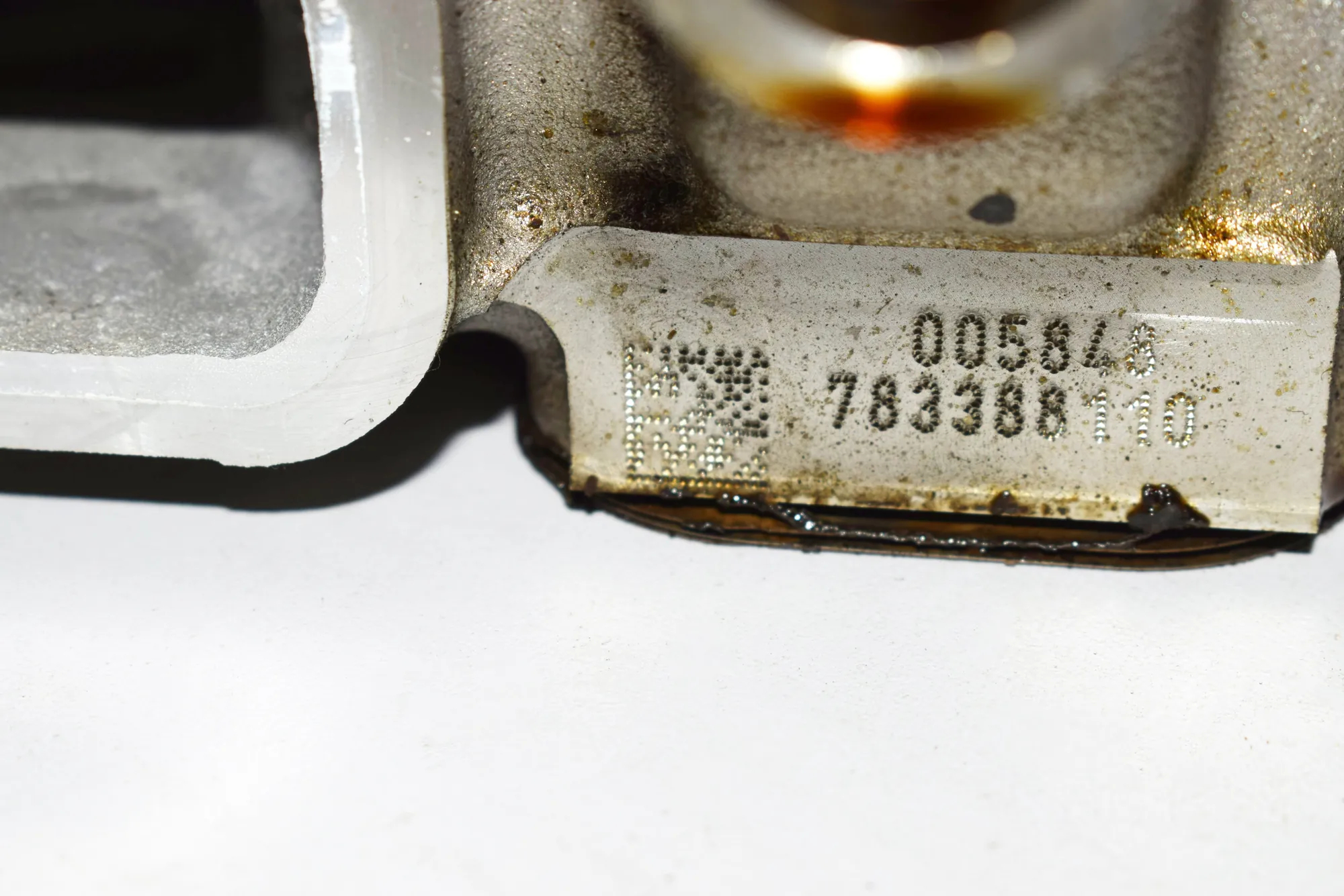 Left Side Engine Head – OEM 7835038 · BMW 5 (E60) BMW 5 (E60) M5 2005 – 6
