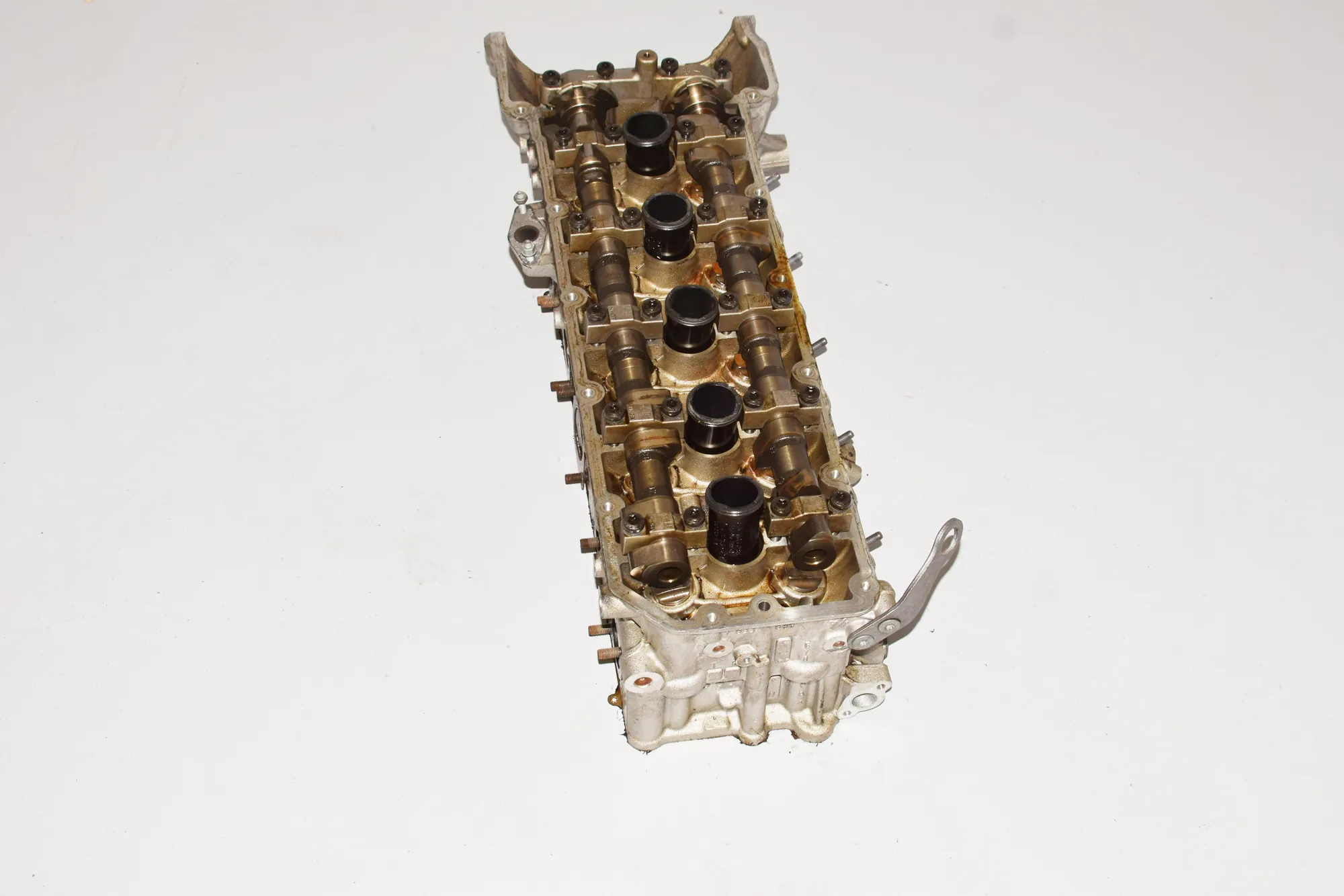 Left Side Engine Head – OEM 7835038 · BMW 5 (E60) BMW 5 (E60) M5 2005