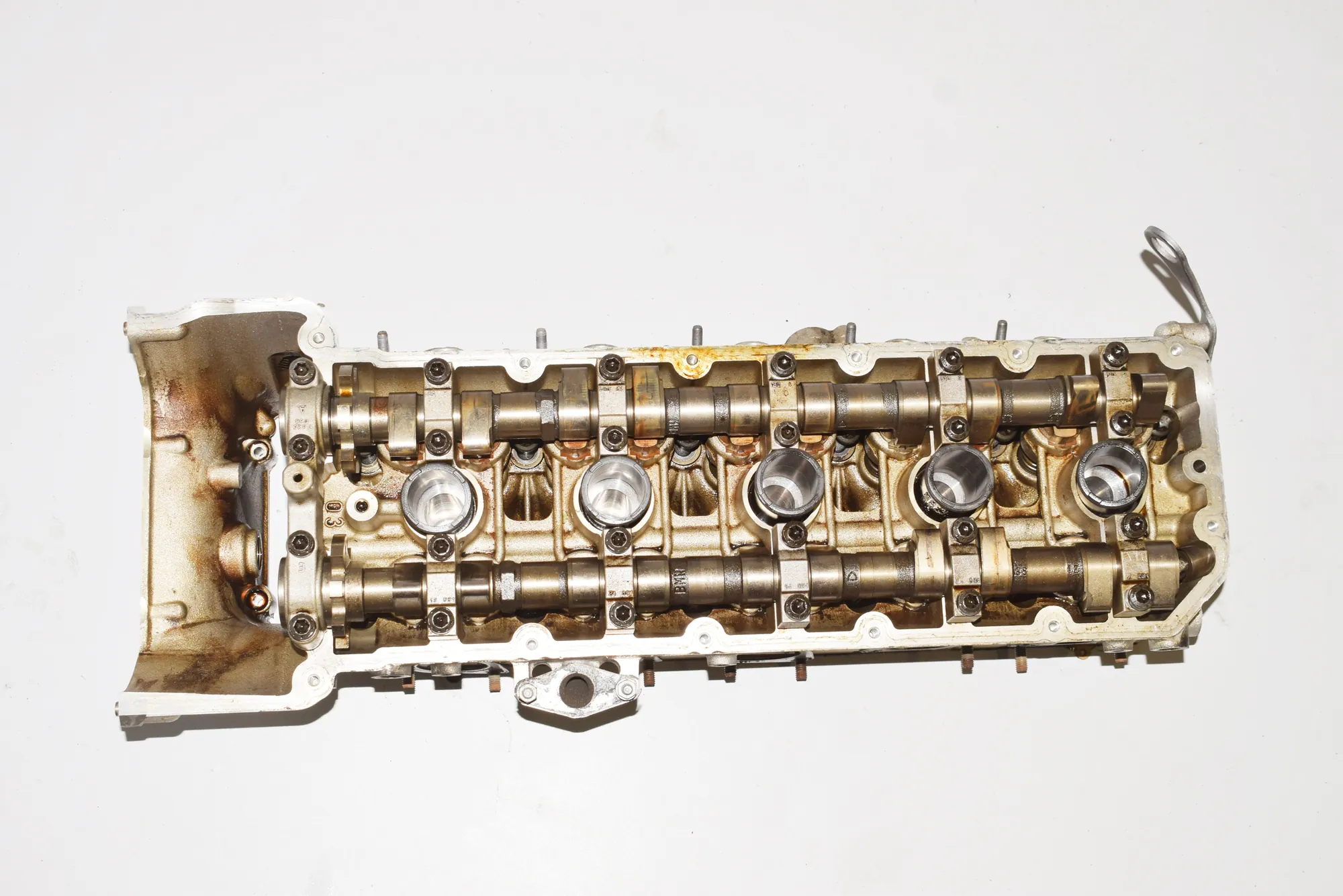 Left Side Engine Head – OEM 7835038 · BMW 5 (E60) BMW 5 (E60) M5 2005 – 5