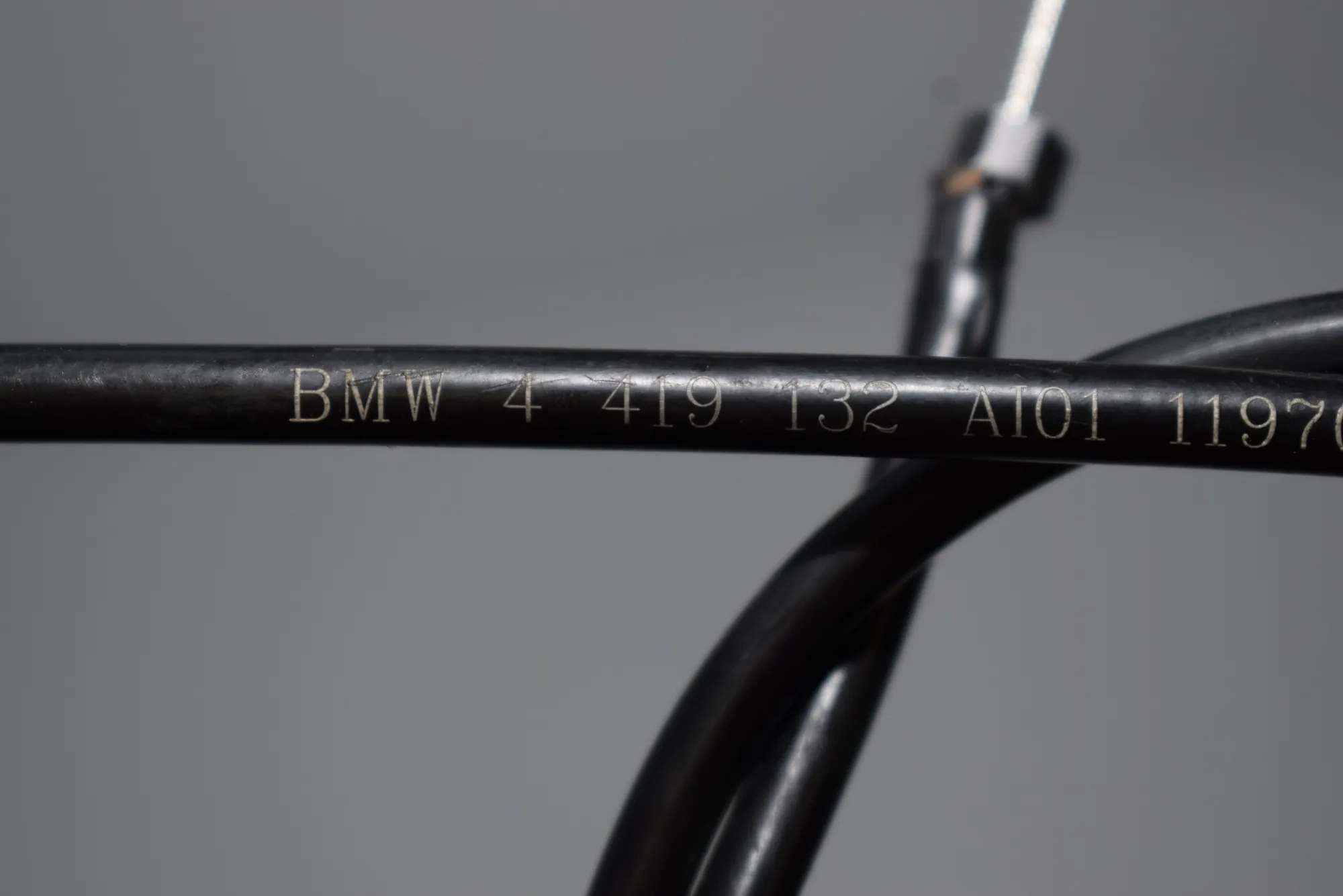 Bonnet Lock Cable – OEM 4419132 · BMW 5 Touring (E61) 520 d 2007 – 3