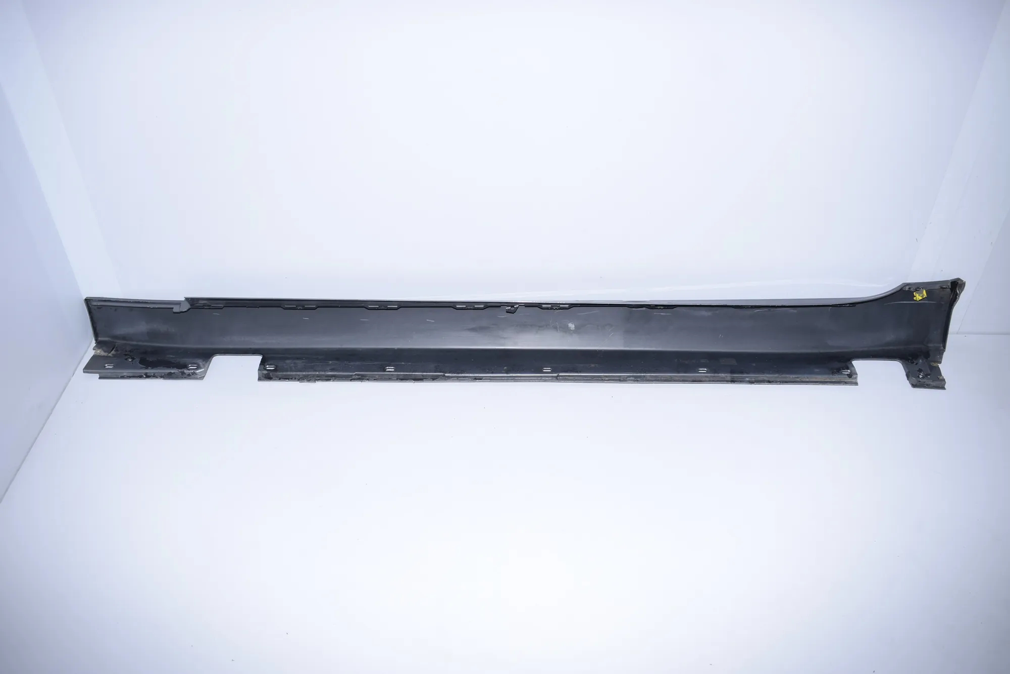 Right Side Plastic Sideskirt Cover – OEM 7178122 · BMW 5 Touring (E61) 520 d 2007 – 4