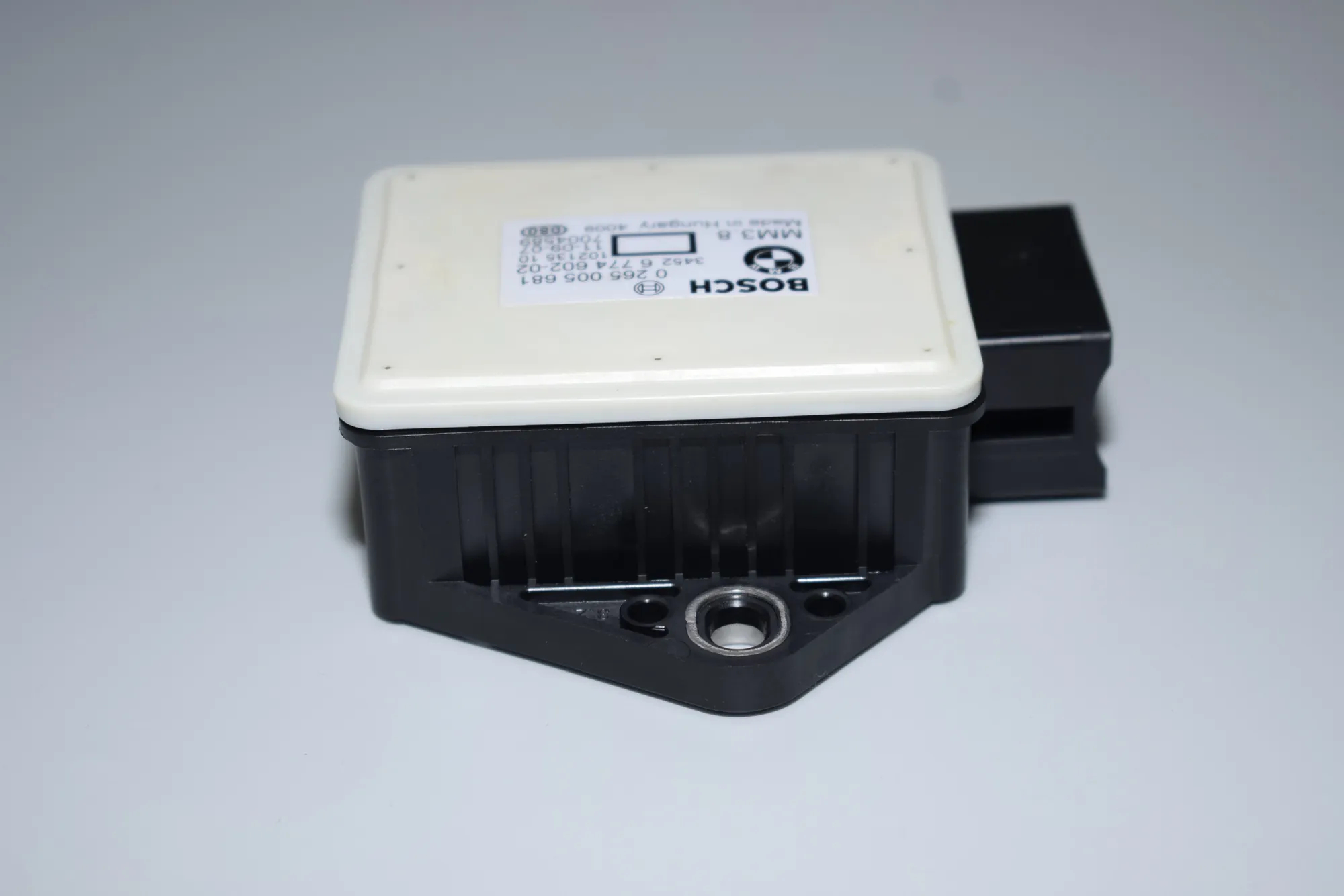 Acceleration Sensor – OEM 0265005681 · BMW 5 Touring (E61) 520 d 2007 – 5