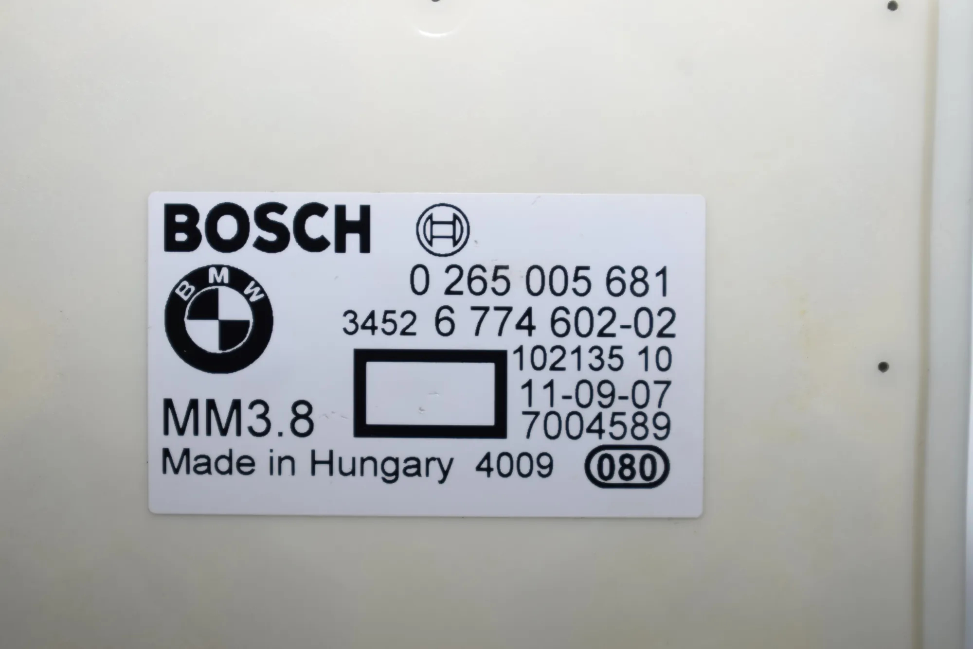 Acceleration Sensor – OEM 0265005681 · BMW 5 Touring (E61) 520 d 2007 – 6