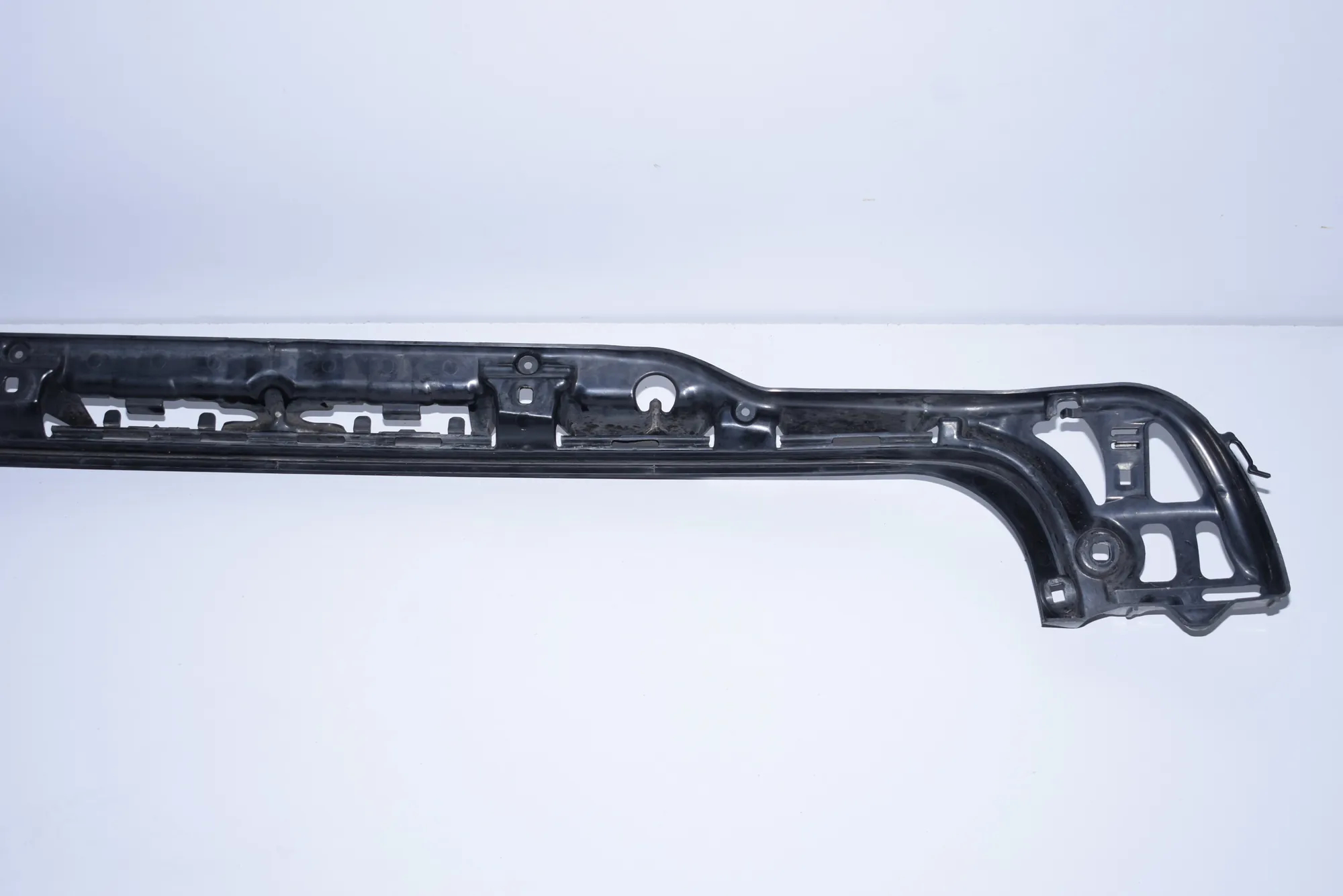 Rear Bumper Middle Bracket – OEM 7060797 · BMW 5 Touring (E61) 520 d 2007 – 6