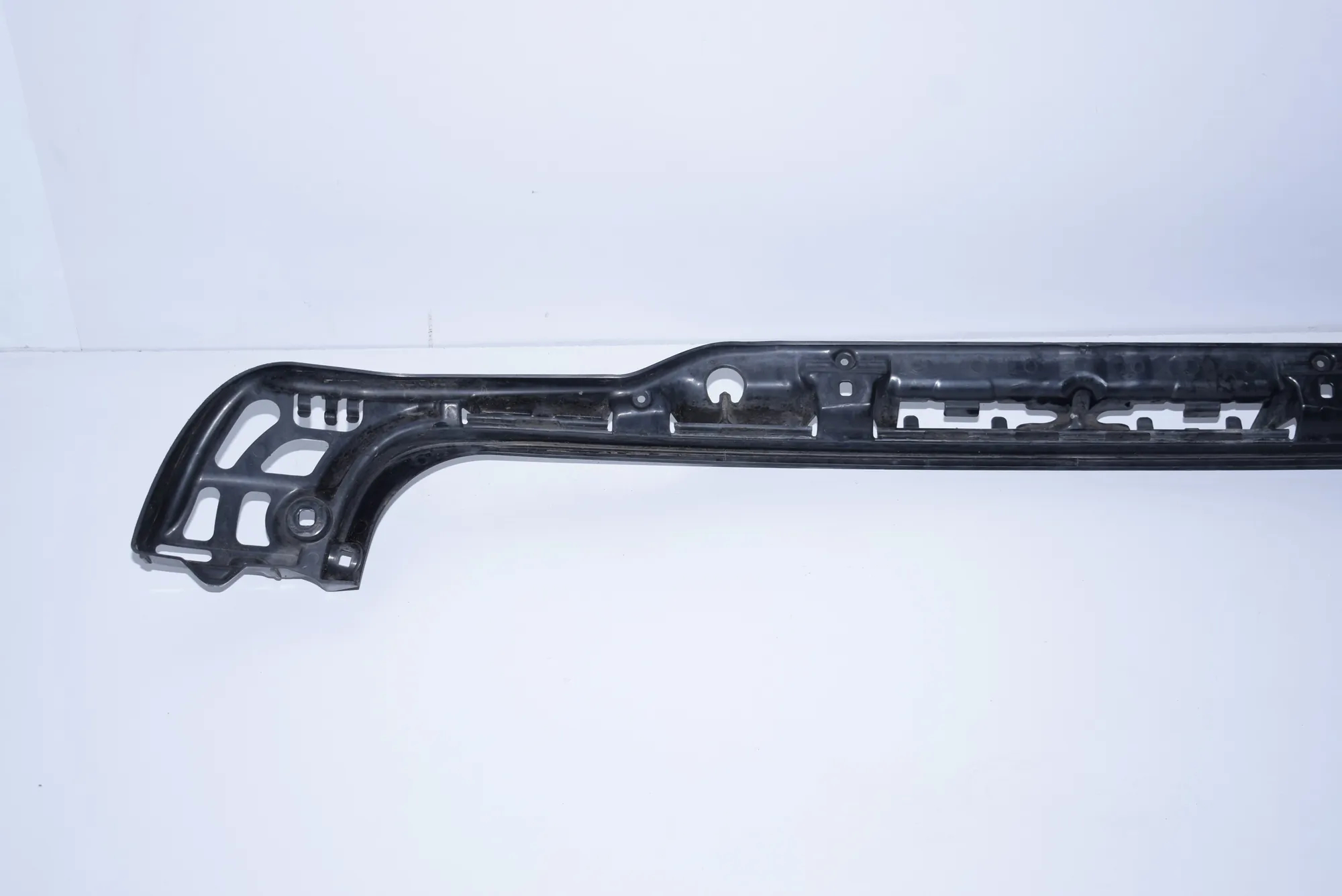 Rear Bumper Middle Bracket – OEM 7060797 · BMW 5 Touring (E61) 520 d 2007 – 5