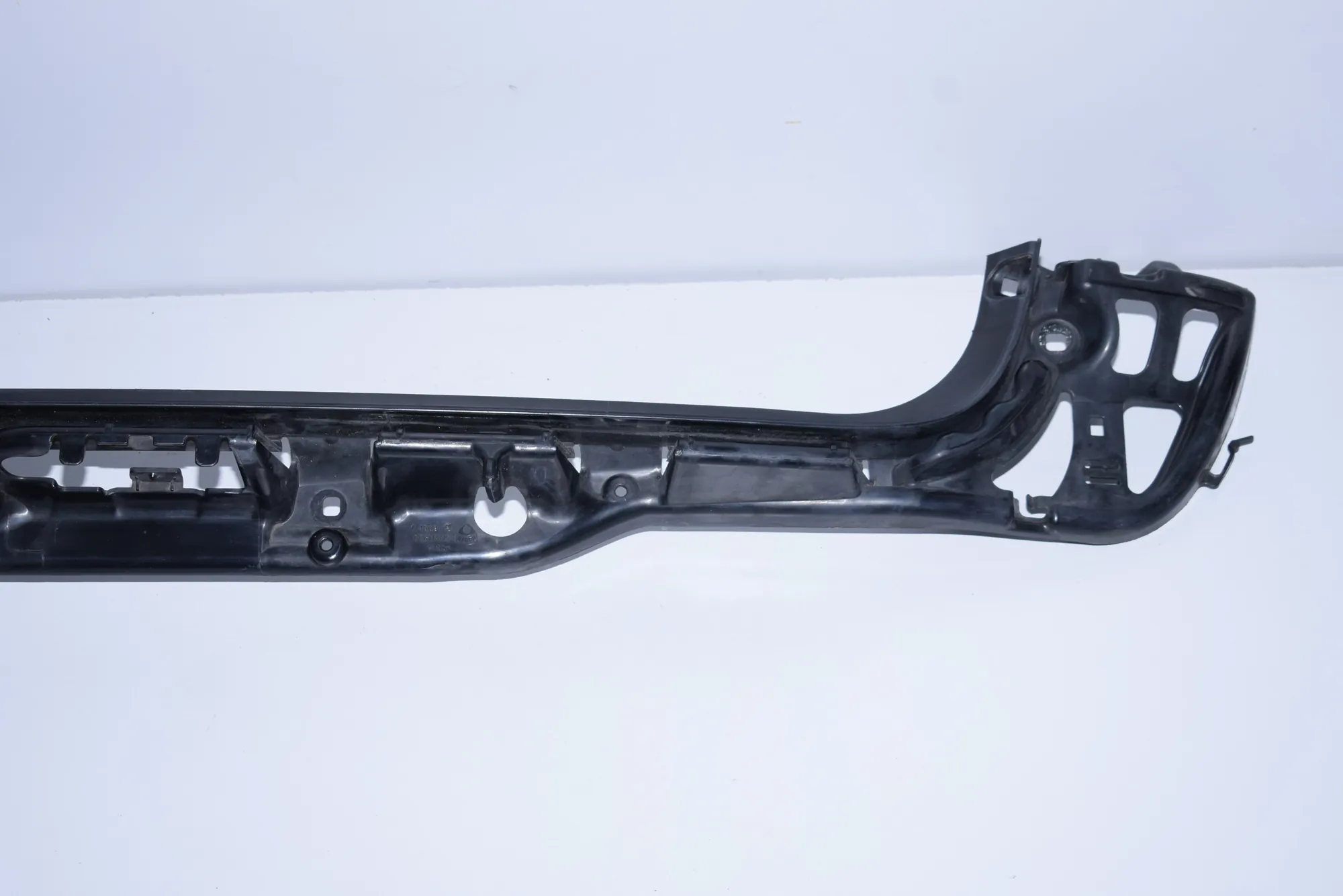 Rear Bumper Middle Bracket – OEM 7060797 · BMW 5 Touring (E61) 520 d 2007 – 3