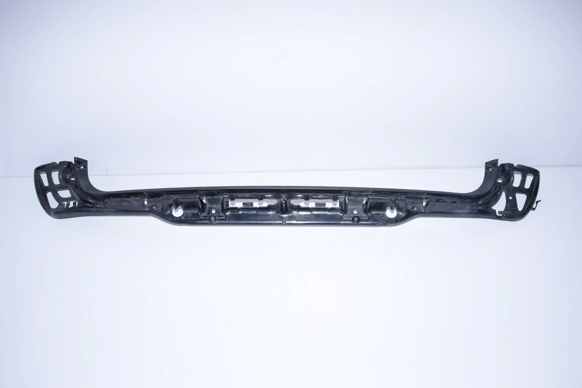 Rear Bumper Middle Bracket – OEM 7060797 · BMW 5 Touring (E61) 520 d 2007