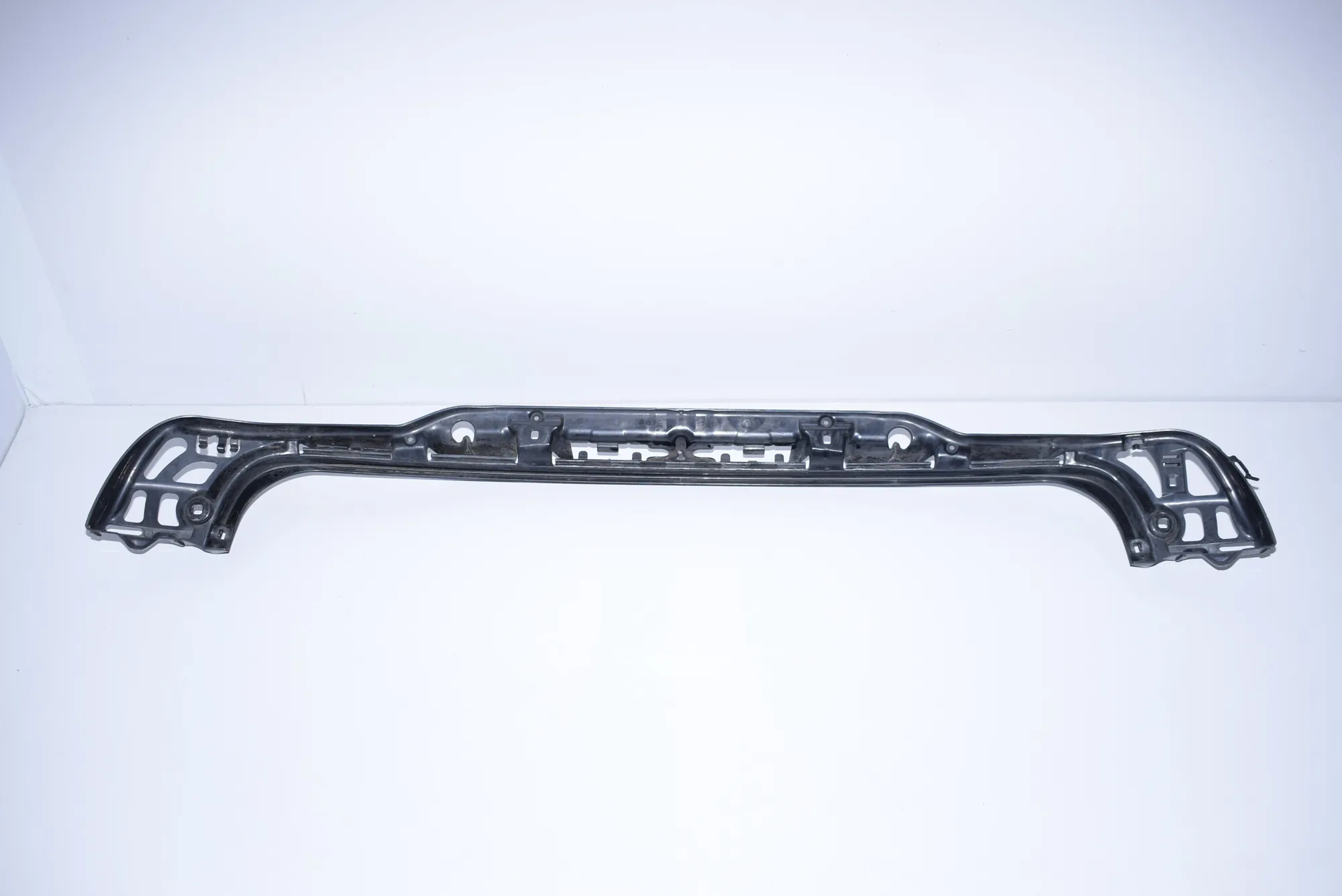 Rear Bumper Middle Bracket – OEM 7060797 · BMW 5 Touring (E61) 520 d 2007 – 4