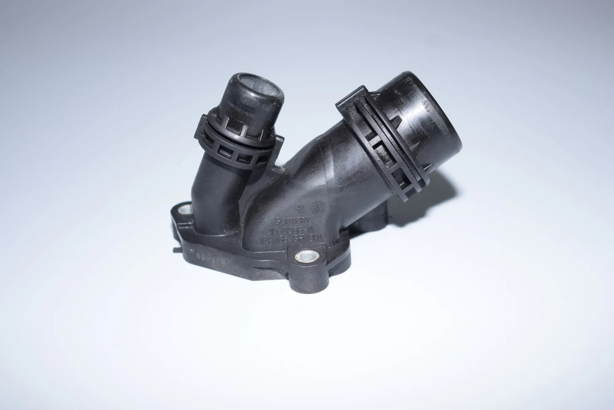 Other Engine Compartment Parts – OEM 7800048 · BMW 5 Touring (E61) 520 d 2007 – 3