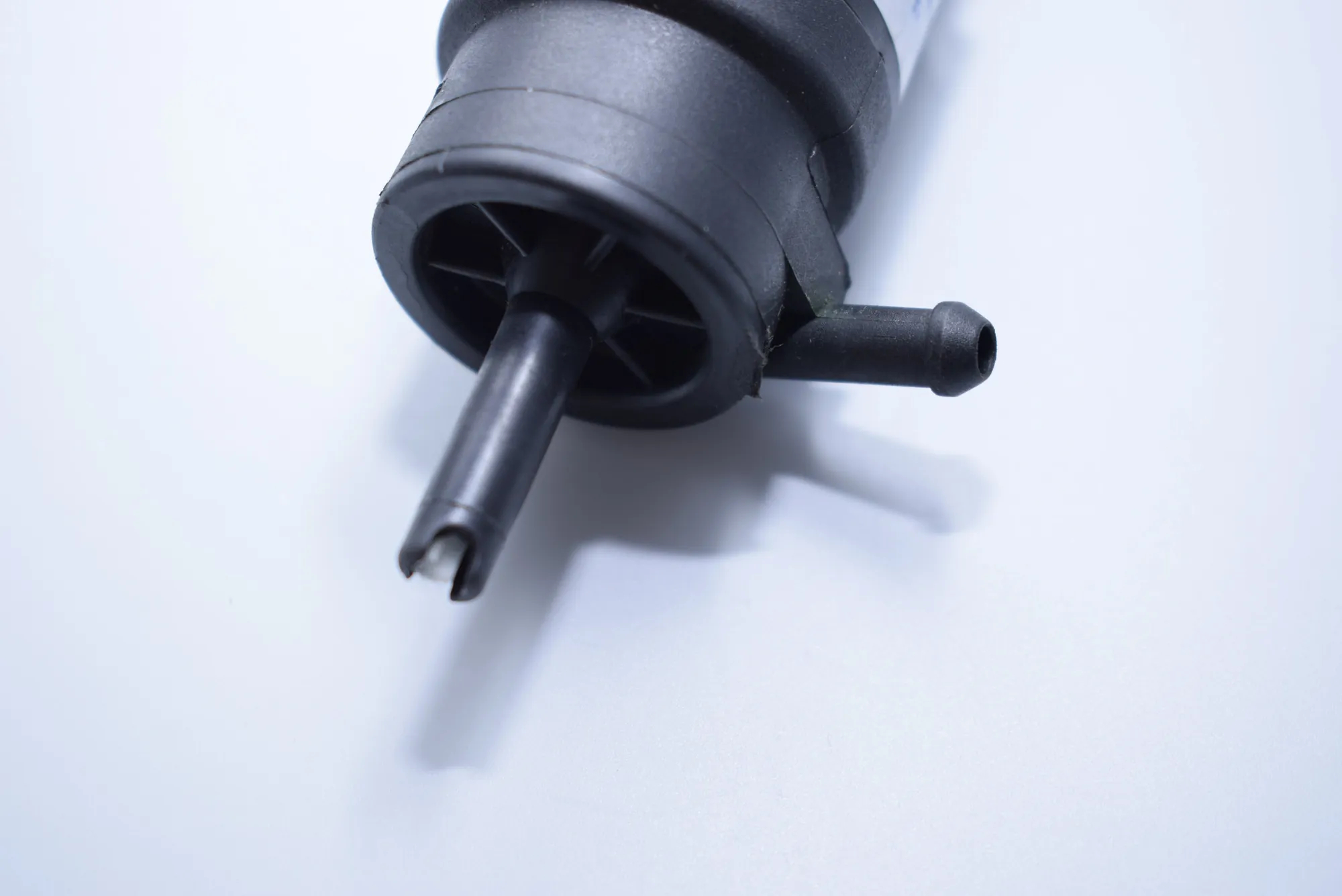 Washer Tank Motor – OEM NA · BMW 5 Touring (E39) 530 d 1999 – 2