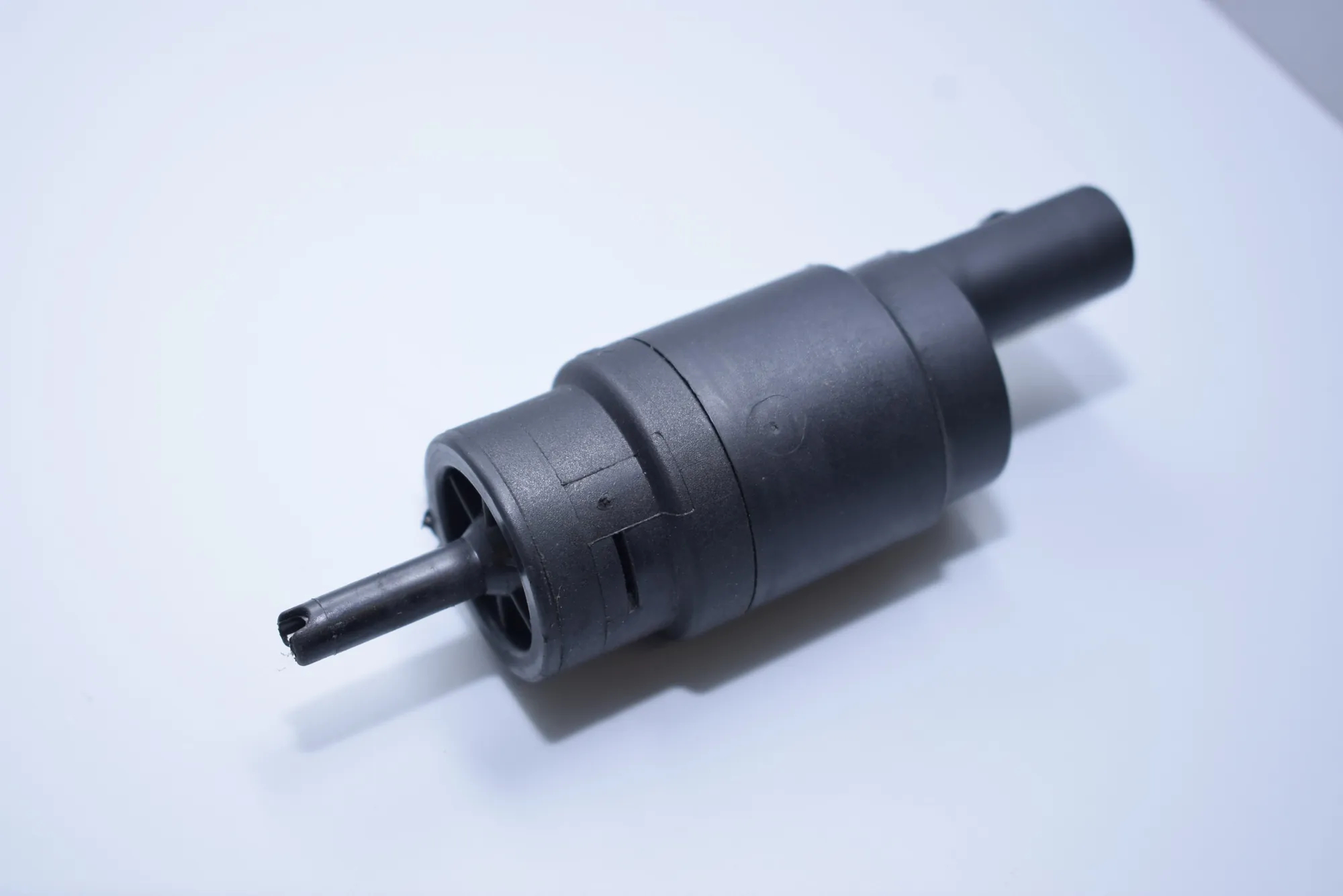 Washer Tank Motor – OEM NA · BMW 5 Touring (E39) 530 d 1999 – 5