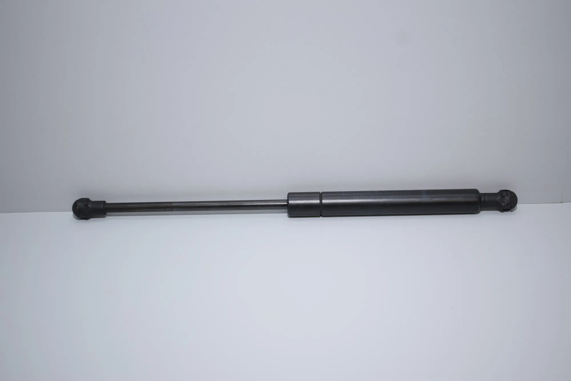 Front Right Bonnet Strut – OEM 8174866 · BMW 5 Touring (E39) 530 d 1999 – 2