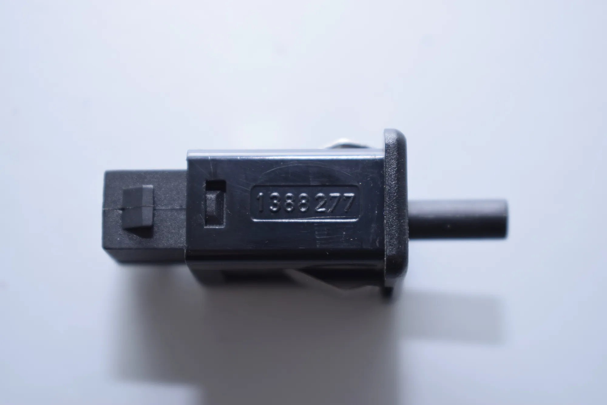 Switches – OEM 1388277 · BMW 5 Touring (E39) 530 d 1999 – 3