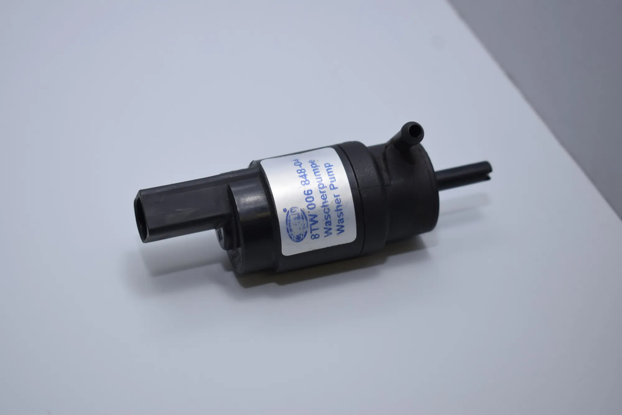 Washer Tank Motor – OEM NA · BMW 5 Touring (E39) 530 d 1999
