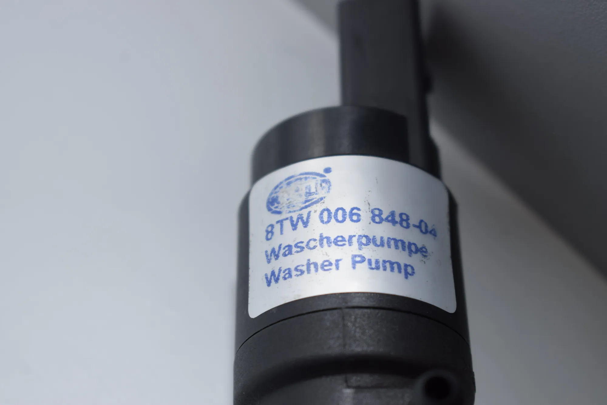 Washer Tank Motor – OEM NA · BMW 5 Touring (E39) 530 d 1999 – 4