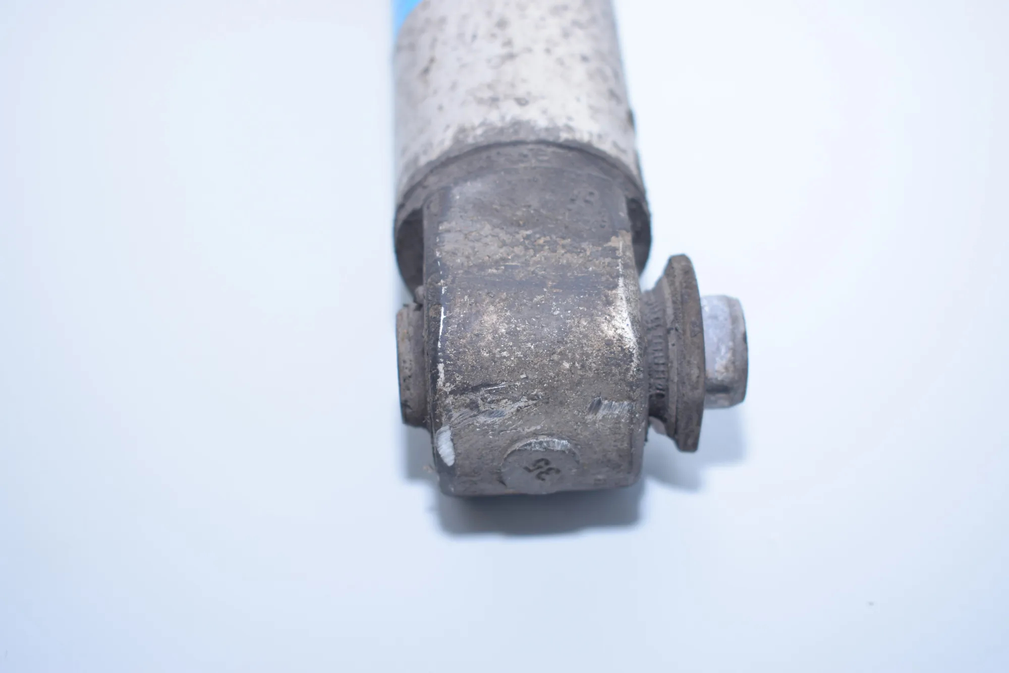 Rear Left Shock Absorber – OEM 4904557 · BMW 5 Touring (E39) 530 d 1999