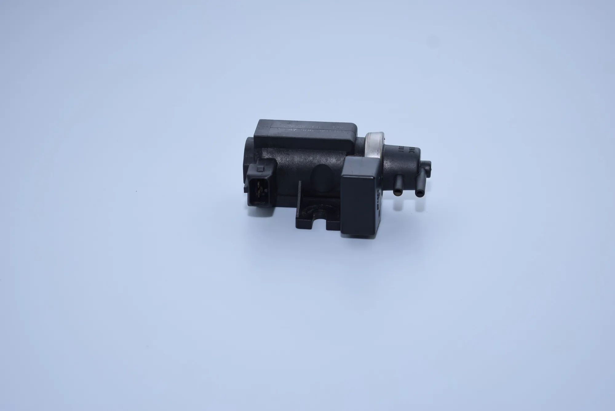 Solenoid Valve – OEM 2247906 · BMW 5 Touring (E39) 530 d 1999 – 3