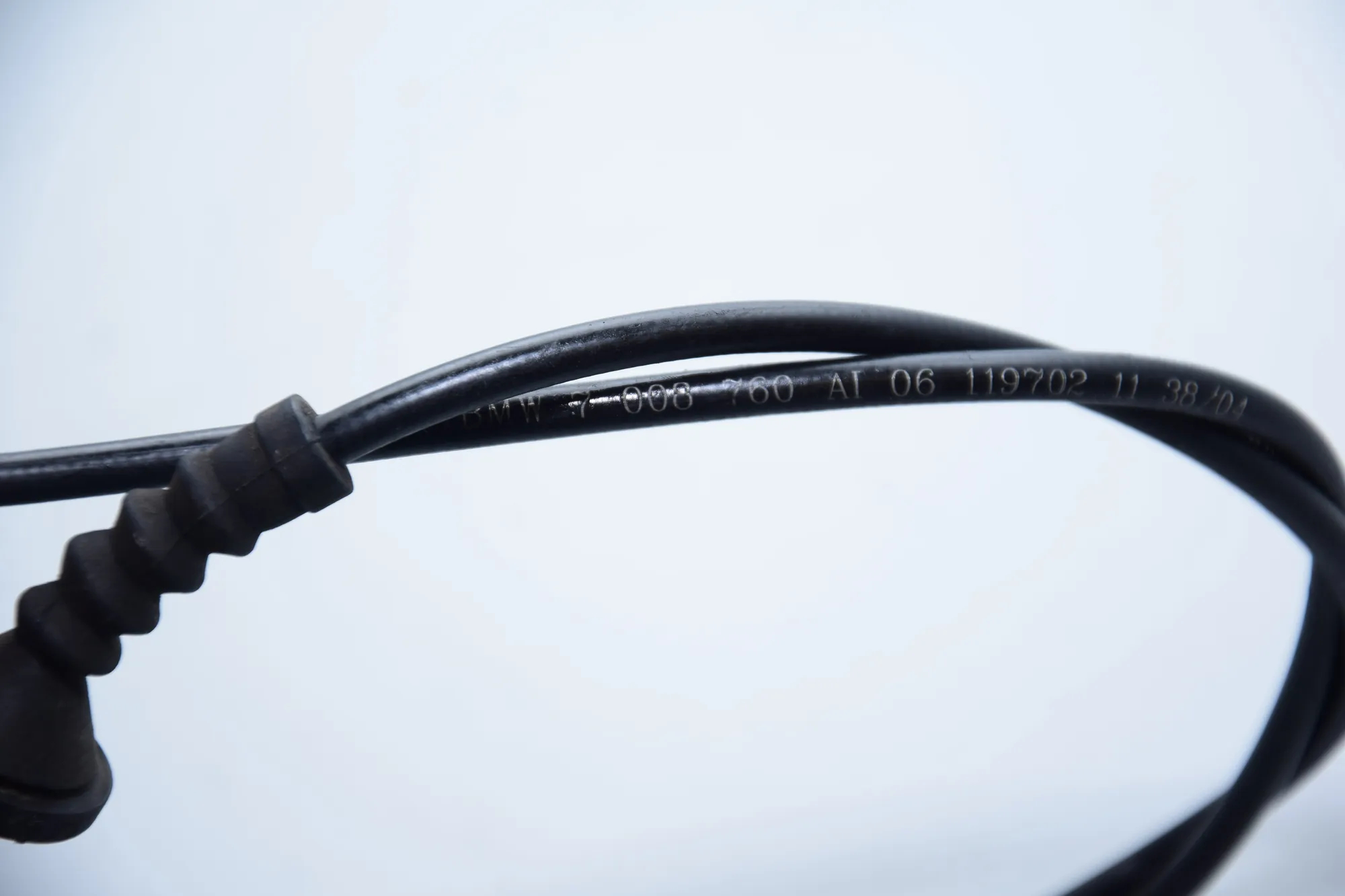 Bonnet Lock Cable – OEM 7008760 · BMW 5 (E60) BMW 5 (E60) 2005 – 2
