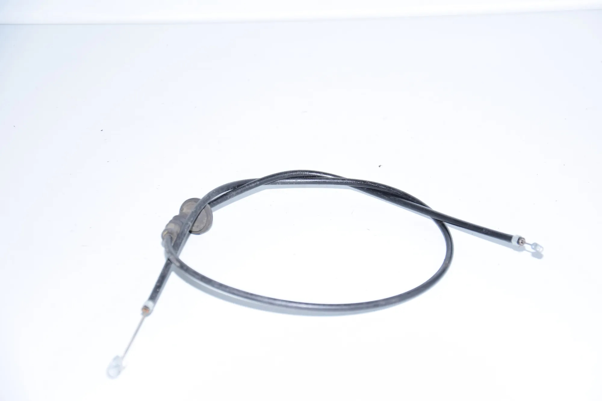 Bonnet Lock Cable – OEM 7008760 · BMW 5 (E60) BMW 5 (E60) 2005