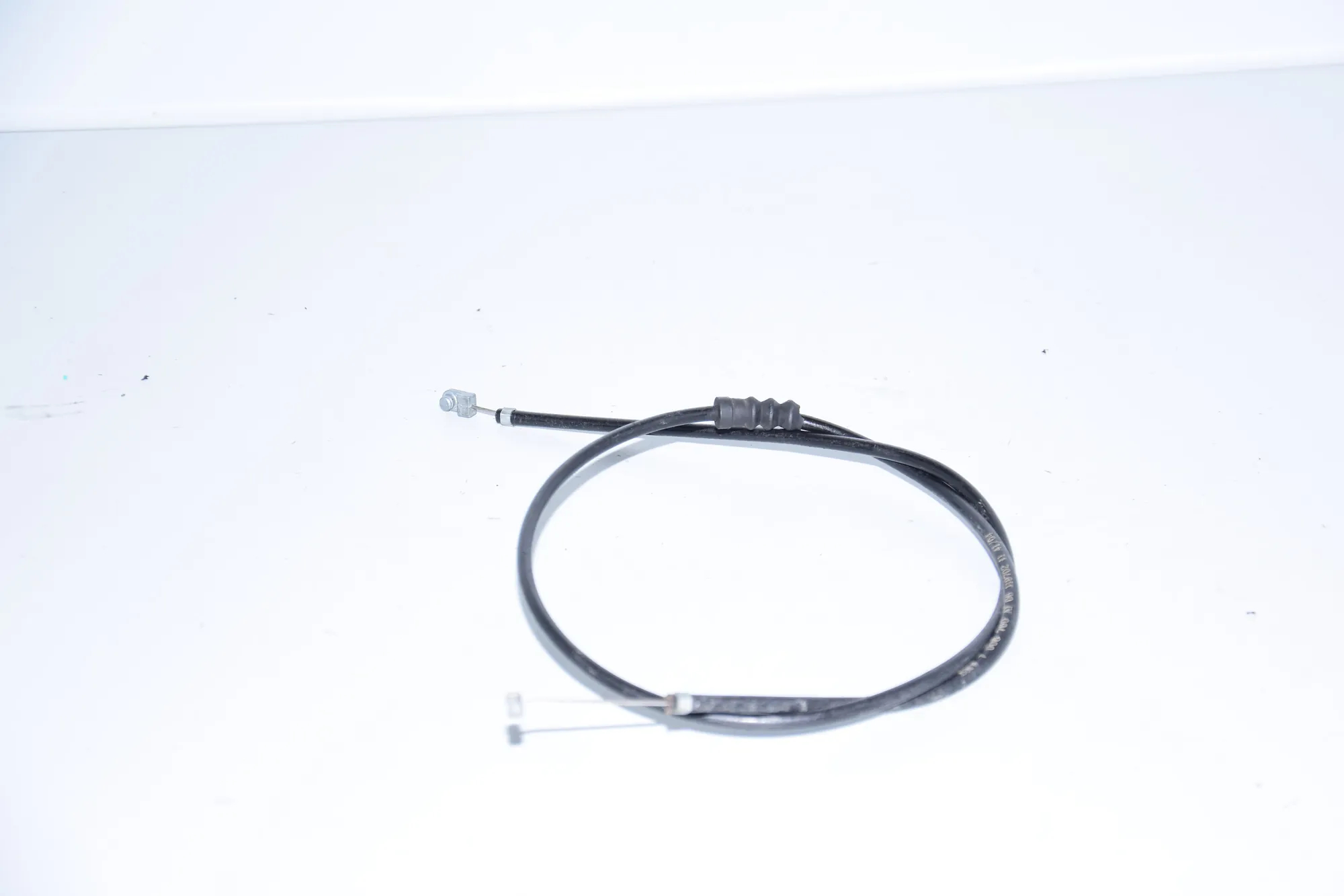 Bonnet Lock Cable – OEM 7008760 · BMW 5 (E60) BMW 5 (E60) 2005