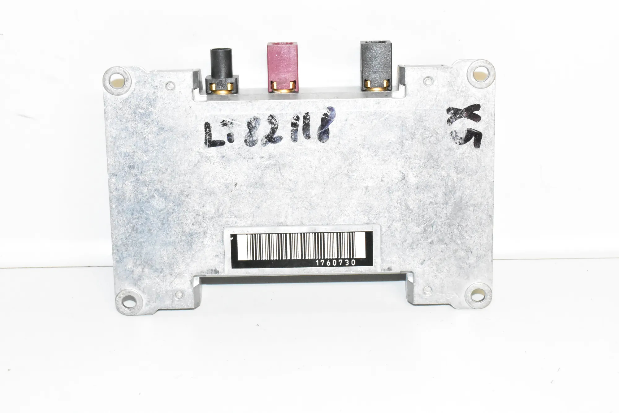 Antenna Amplifier – OEM 6945425 · BMW X5 (E53) BMW X5 (E53) 2006 – 3