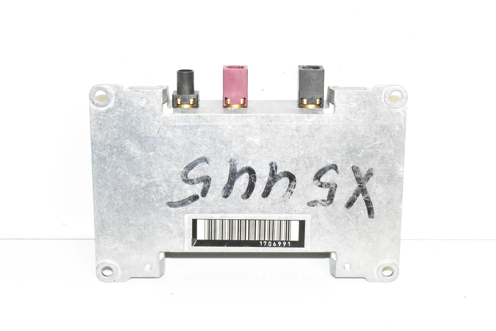 Antenna Amplifier – OEM 6945425 · BMW X5 (E53) BMW X5 (E53) 2001 – 6