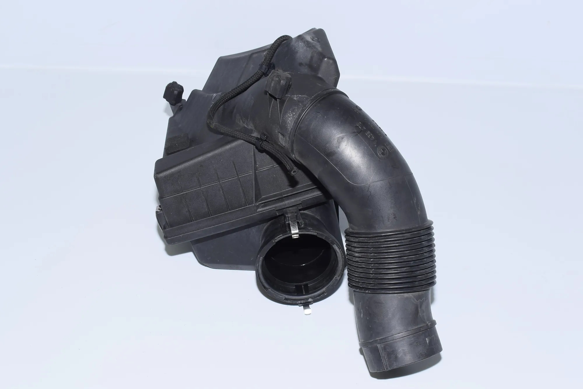 Air Filter Box – OEM 1438472 · BMW X5 (E53) 4.6 is 2003