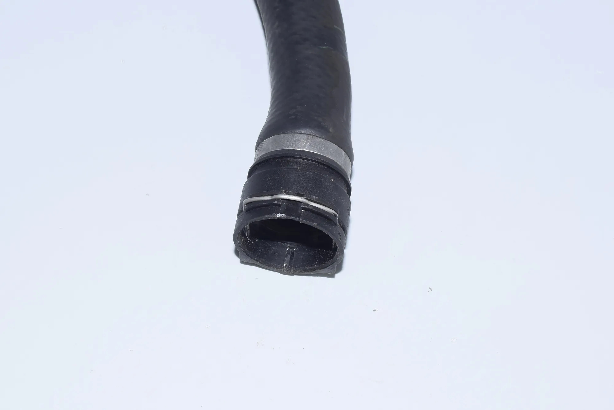 Right Side Cooling Radiator Hose – OEM 7500750 · BMW X5 (E53) 4.6 is 2003 – 2