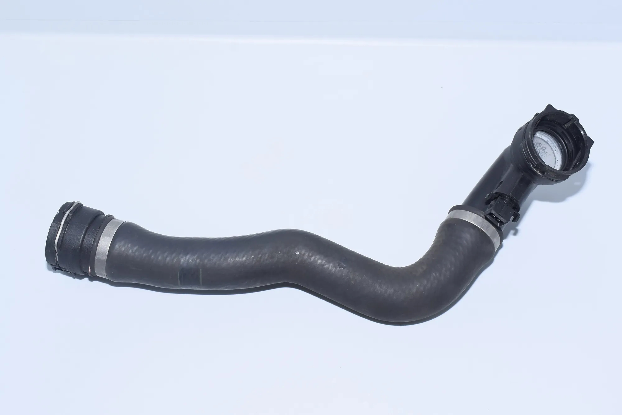 Right Side Cooling Radiator Hose – OEM 7500750 · BMW X5 (E53) 4.6 is 2003 – 4