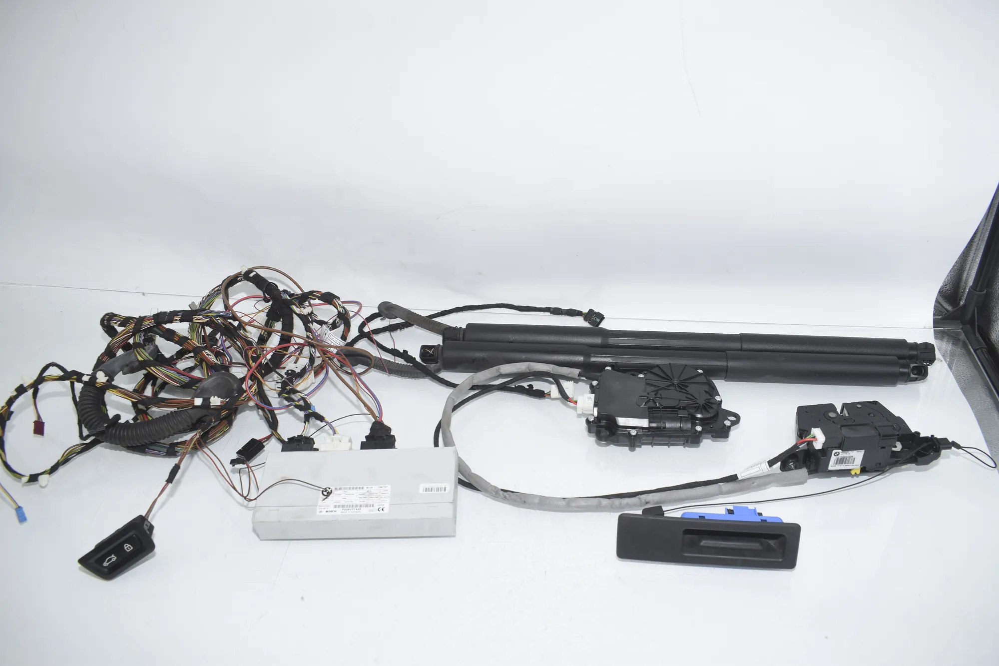 Electric Tailgate Opening Kit – OEM 7367747 · BMW 3 Touring (F31) 330 d 2013 – 2