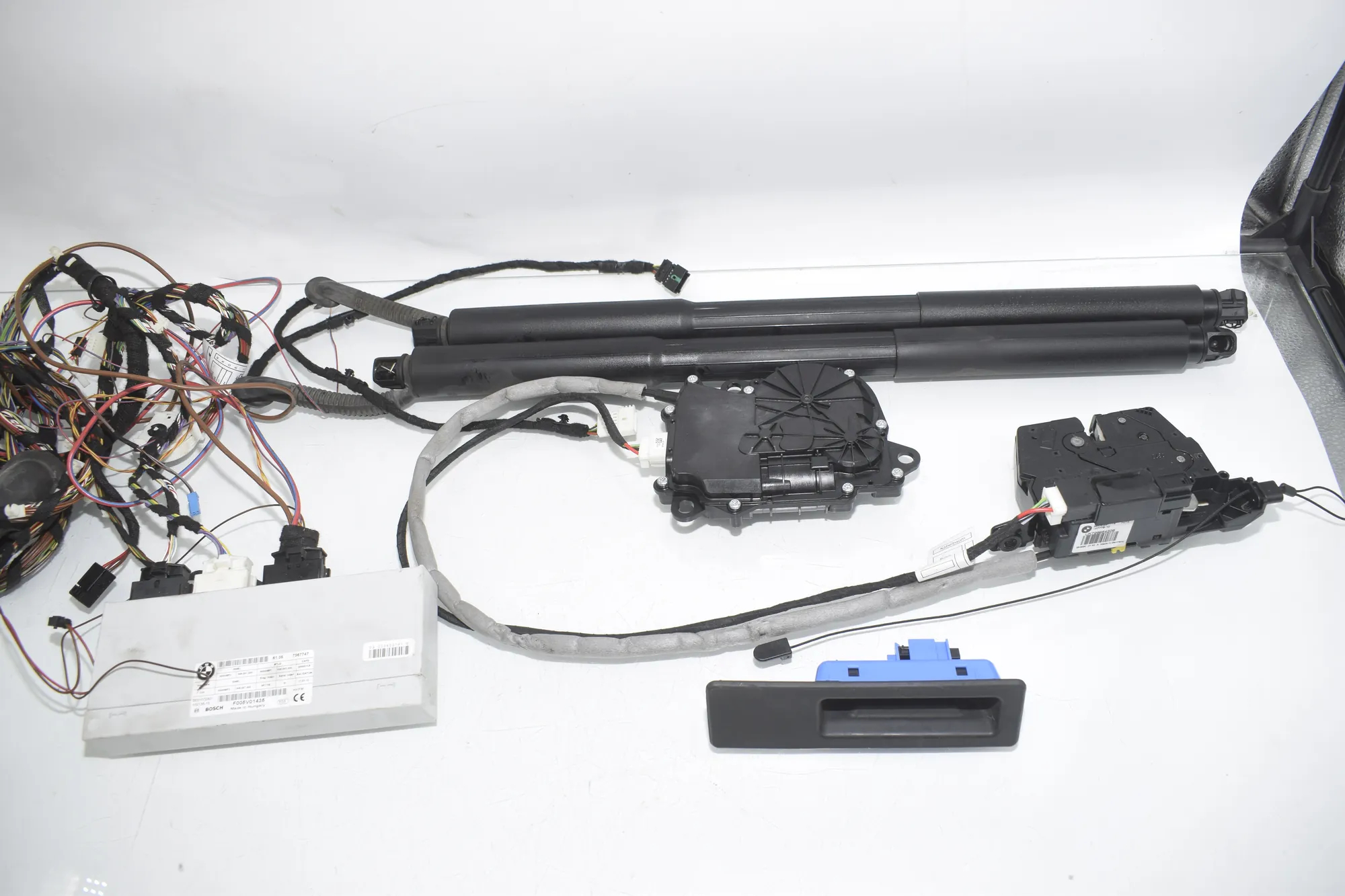 Electric Tailgate Opening Kit – OEM 7367747 · BMW 3 Touring (F31) 330 d 2013 – 3