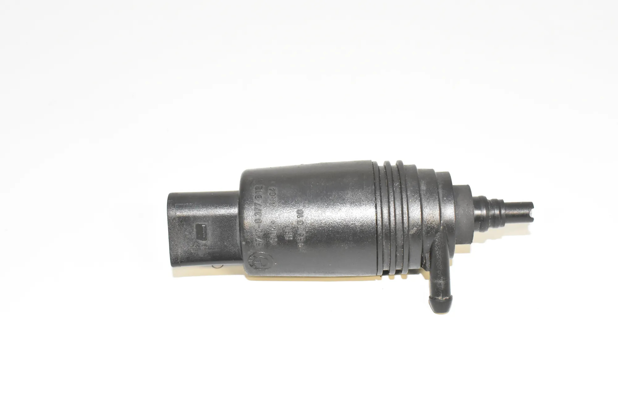 Washer Tank Motor – OEM 8377612 · BMW 5 (E39) BMW 5 (E39) 2001 – 2
