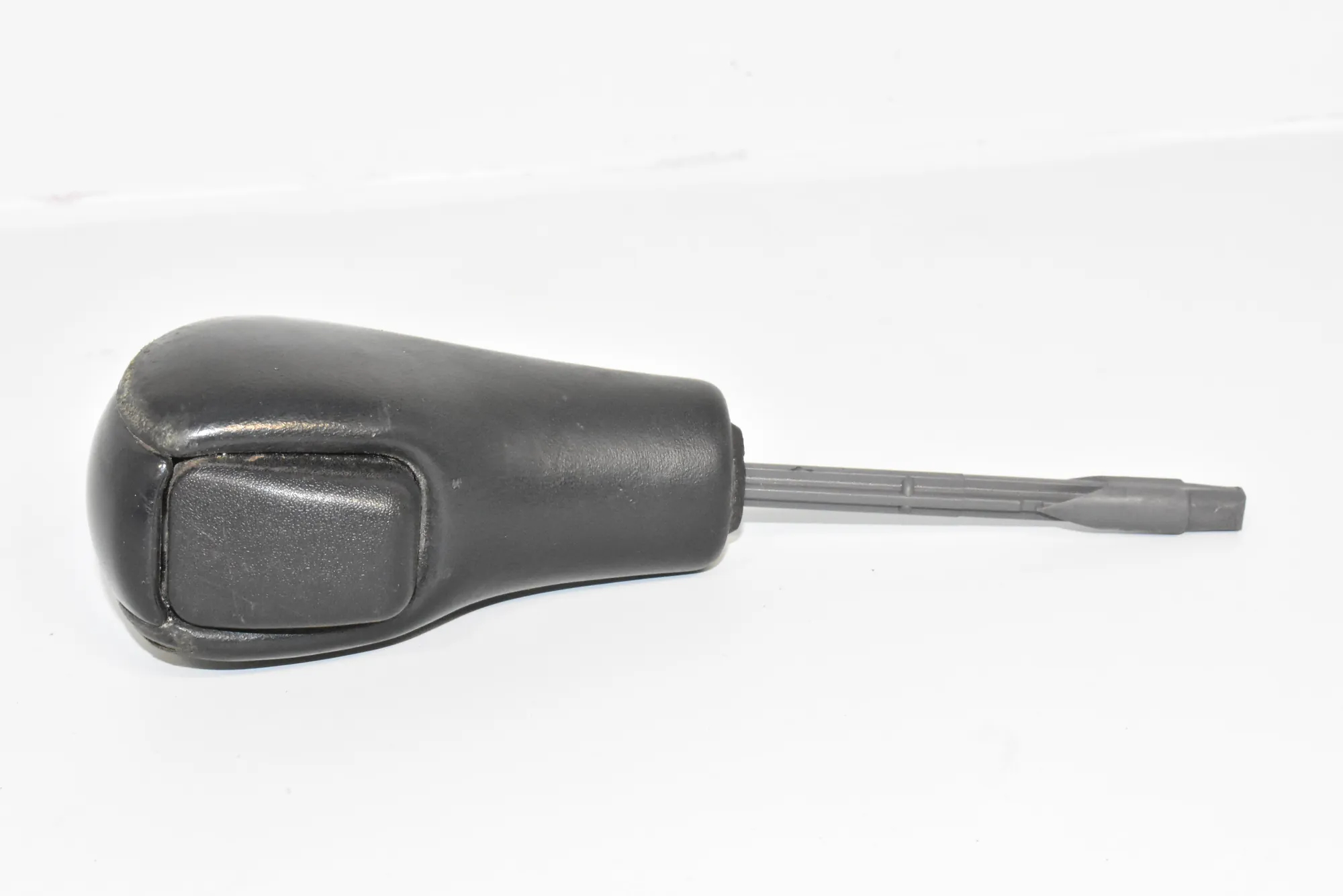 Gear Shifting Knob – OEM NA · BMW 5 (E39) BMW 5 (E39) 2001