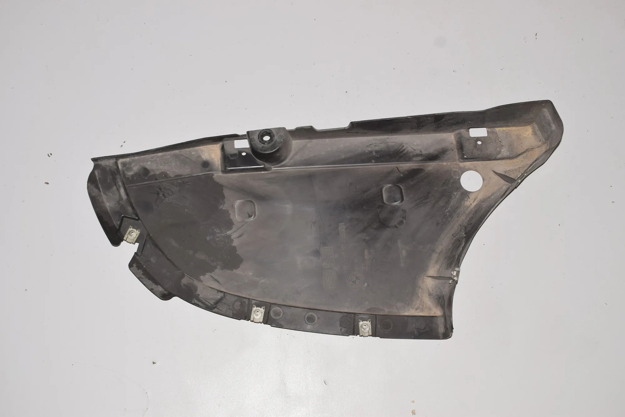 Rear Right Bumper Bracket – OEM 7258048 · BMW 3 (F30, F80) BMW 3 (F30, F80) 2012