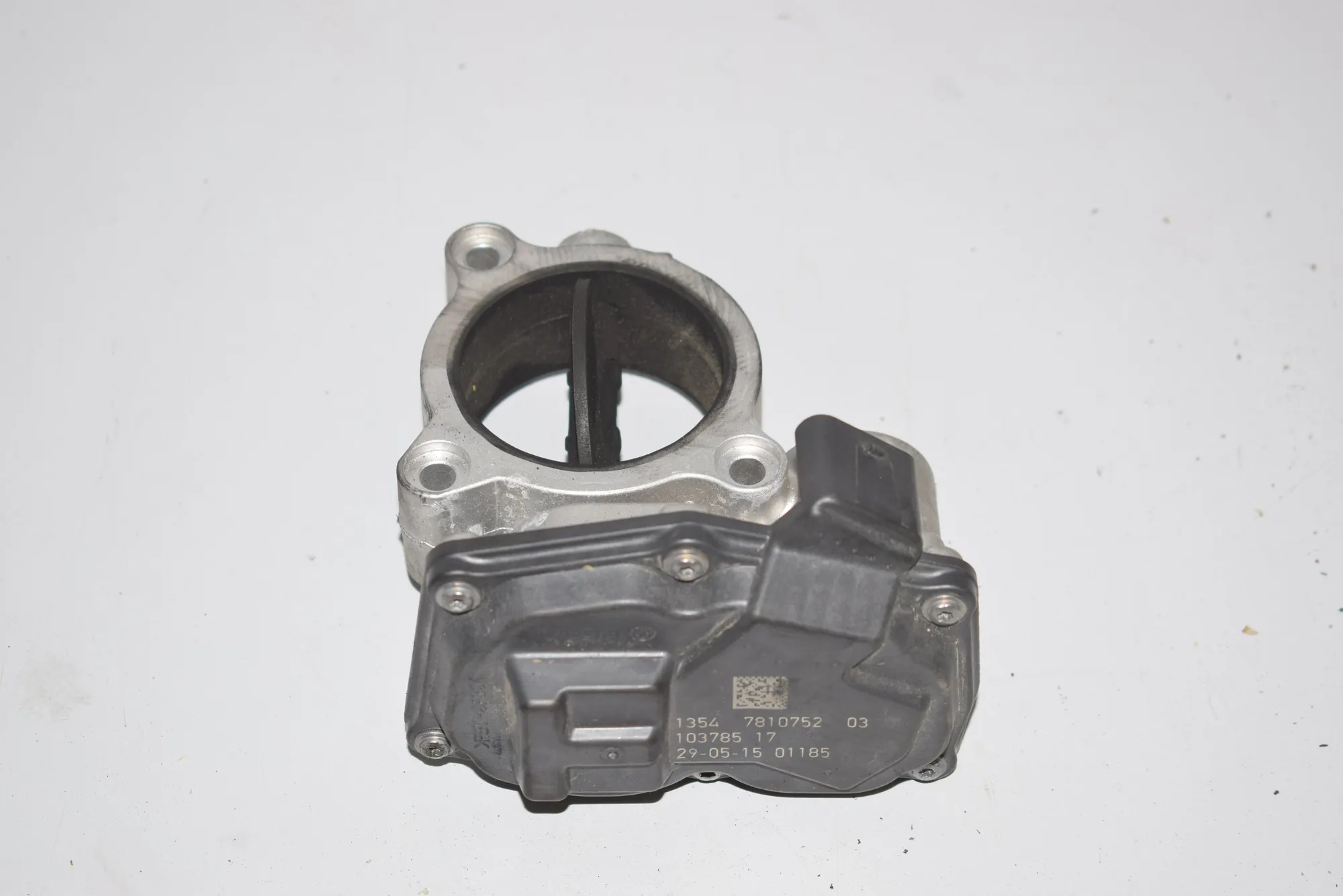 Throttle Body – OEM 7810752 · BMW 3 (F30, F80) BMW 3 (F30, F80) 318 d 2015
