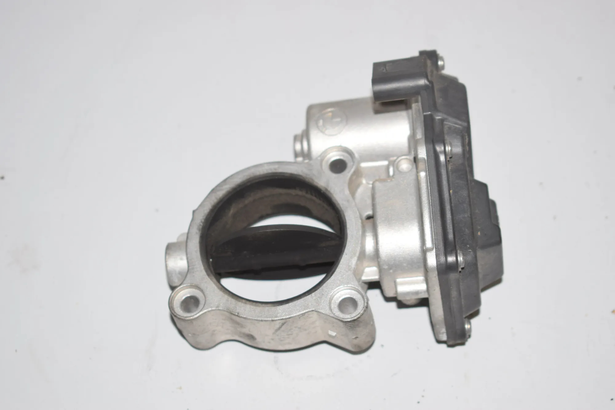 Throttle Body – OEM 7810752 · BMW 3 (F30, F80) BMW 3 (F30, F80) 318 d 2015 – 3