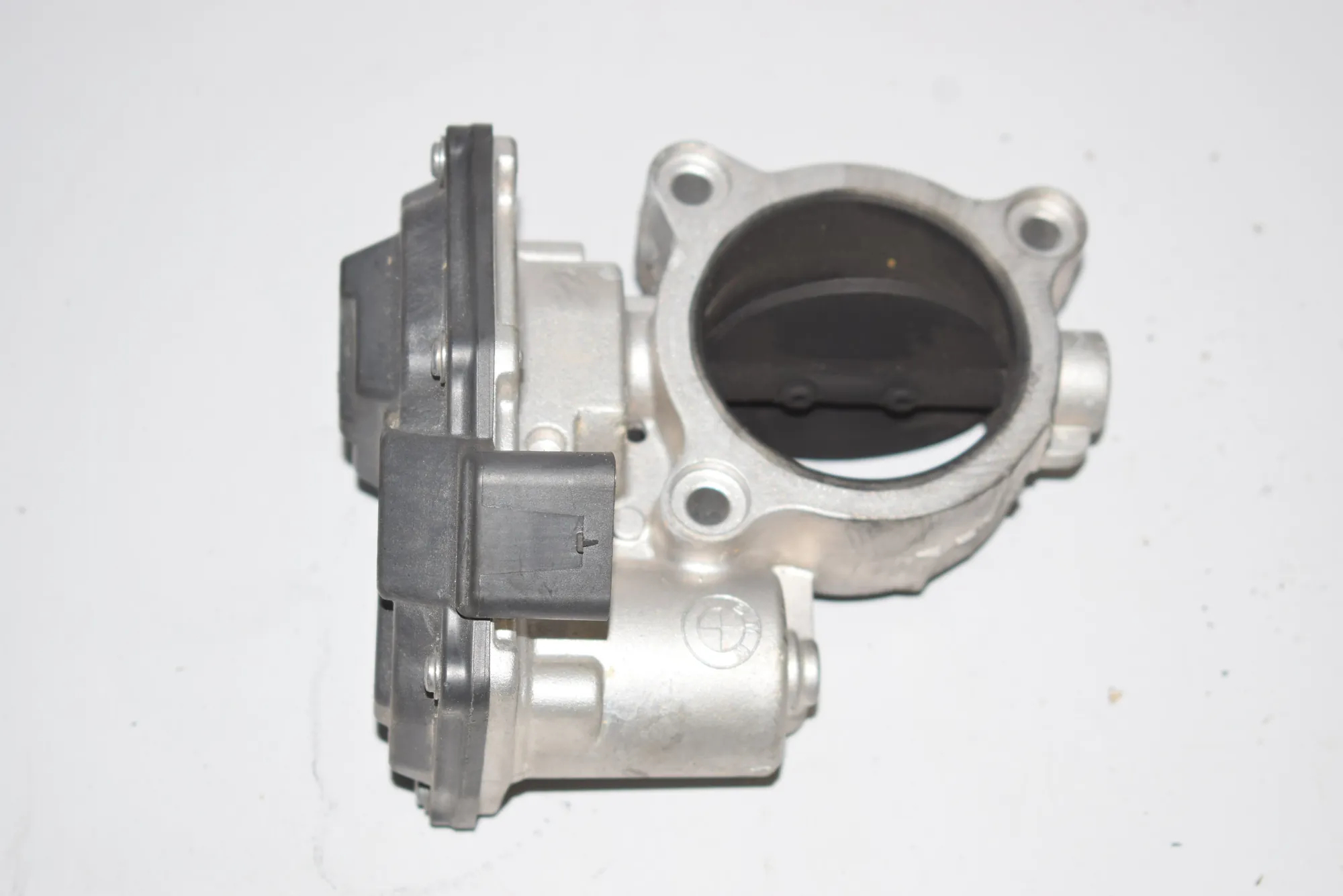 Throttle Body – OEM 7810752 · BMW 3 (F30, F80) BMW 3 (F30, F80) 318 d 2015 – 6