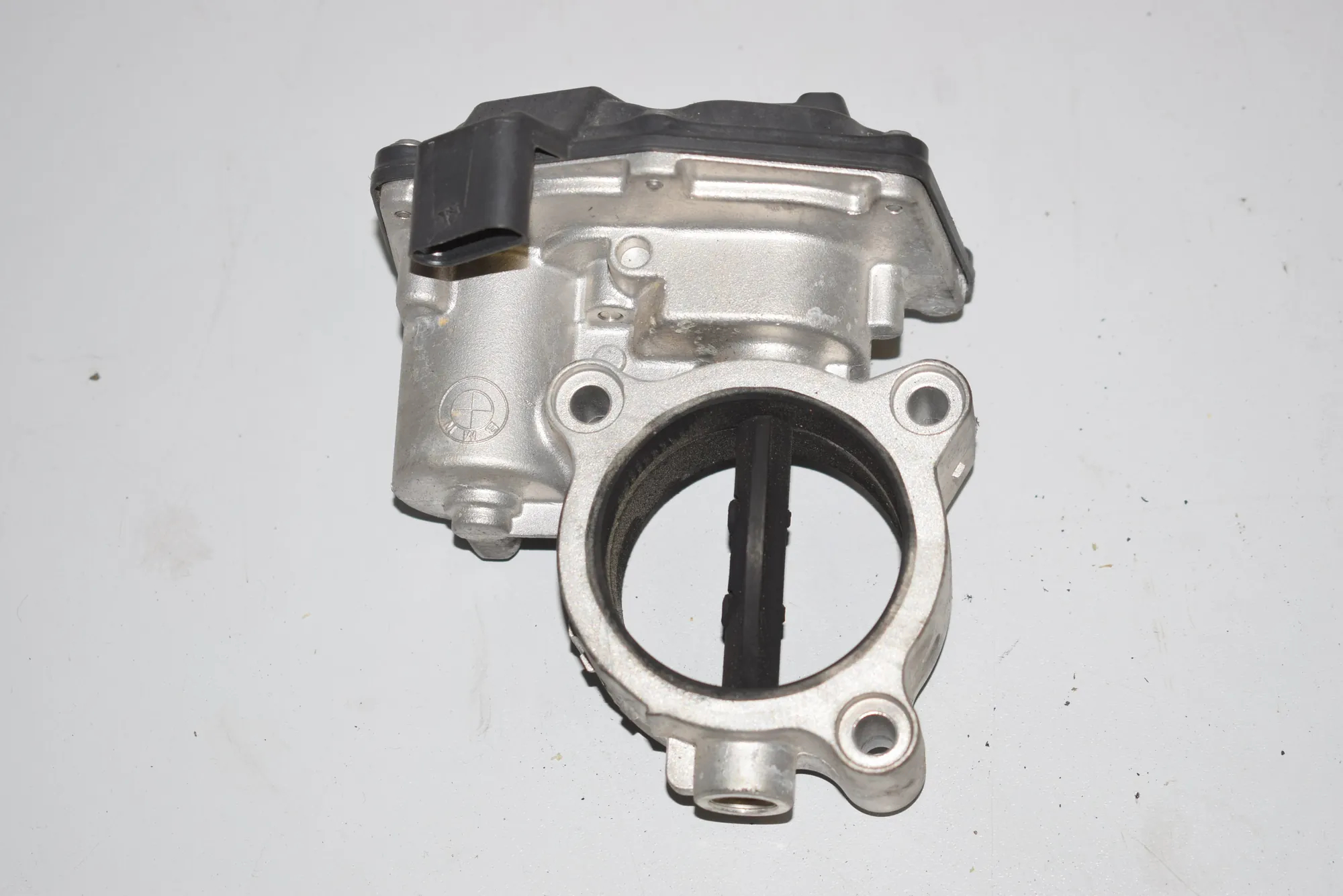 Throttle Body – OEM 7810752 · BMW 3 (F30, F80) BMW 3 (F30, F80) 318 d 2015 – 2