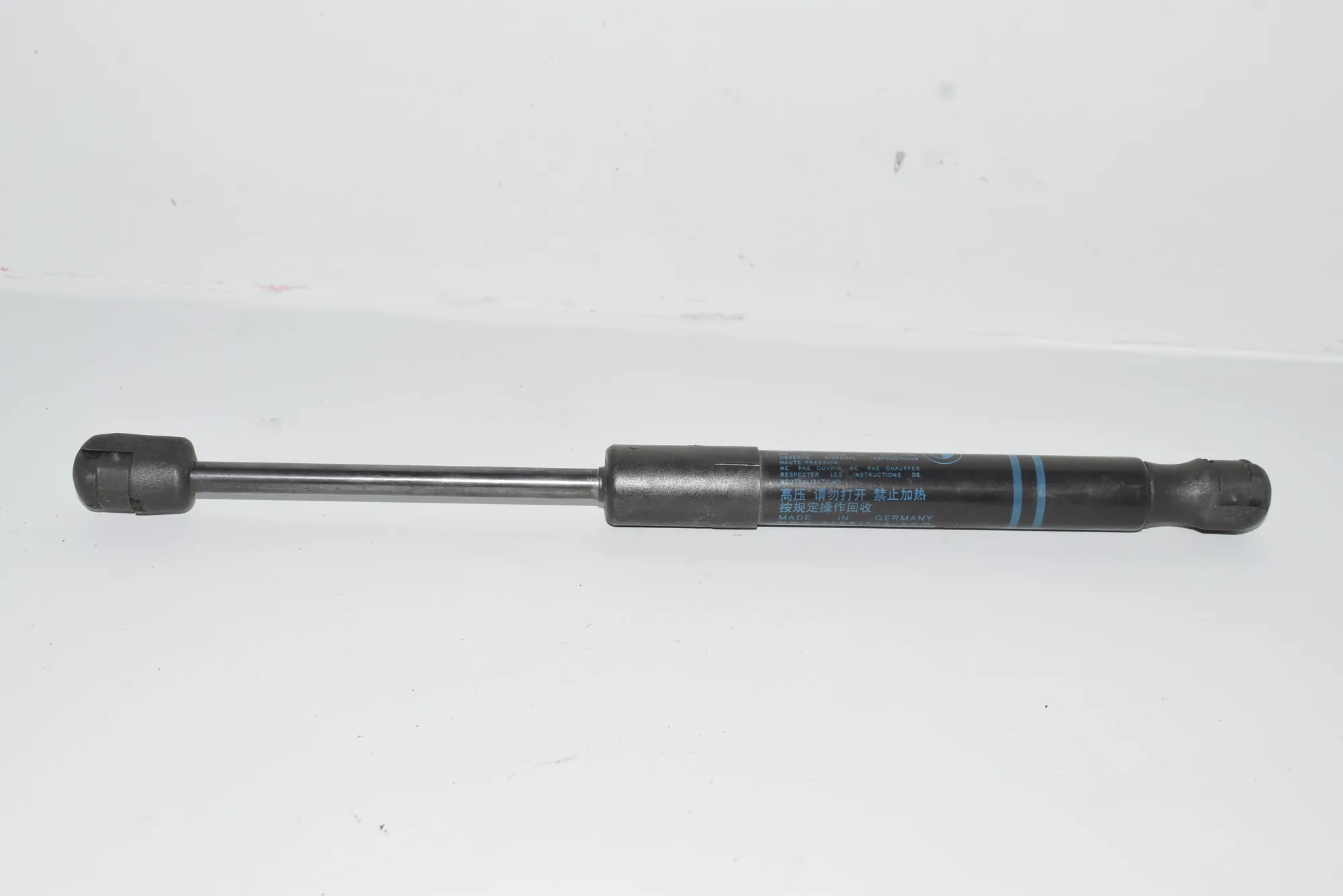 Front Right Bonnet Strut – OEM 7239233 · BMW 3 (F30, F80) BMW 3 (F30, F80) 2012 – 2