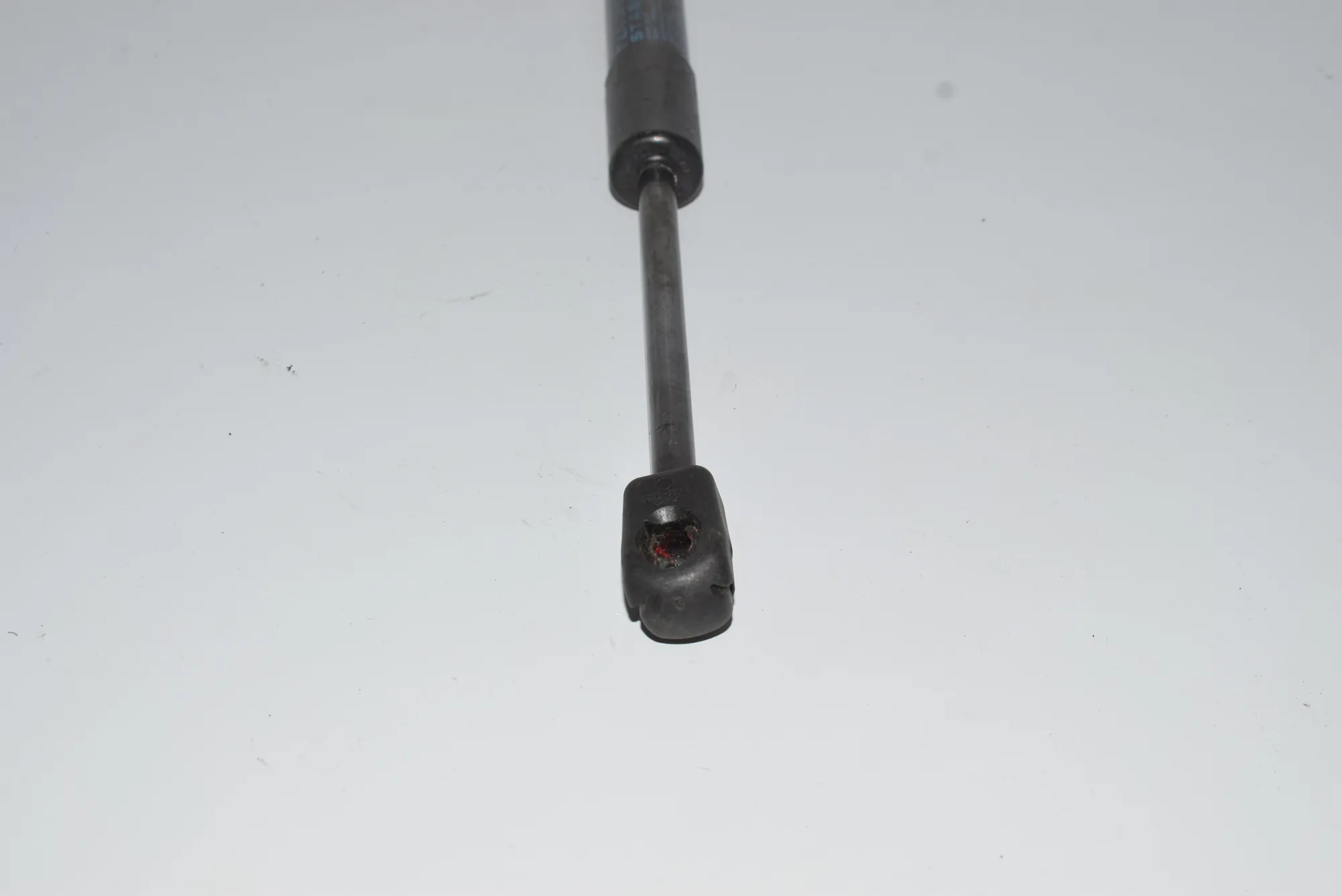 Front Right Bonnet Strut – OEM 7239233 · BMW 3 (F30, F80) BMW 3 (F30, F80) 2012 – 3
