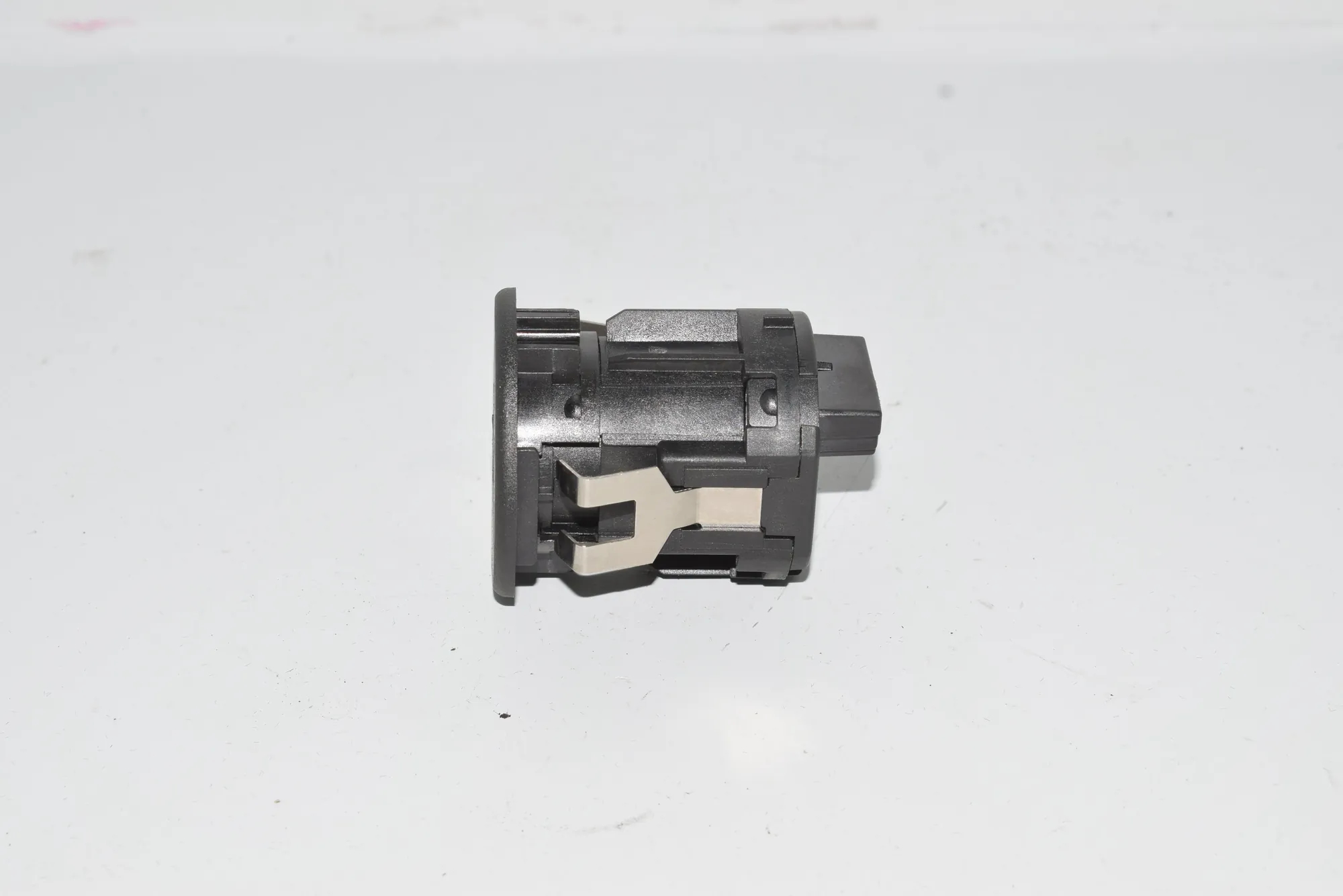 Other Control Units – OEM 919698606 · BMW 3 (E90) BMW 3 (E90) 2006 – 2