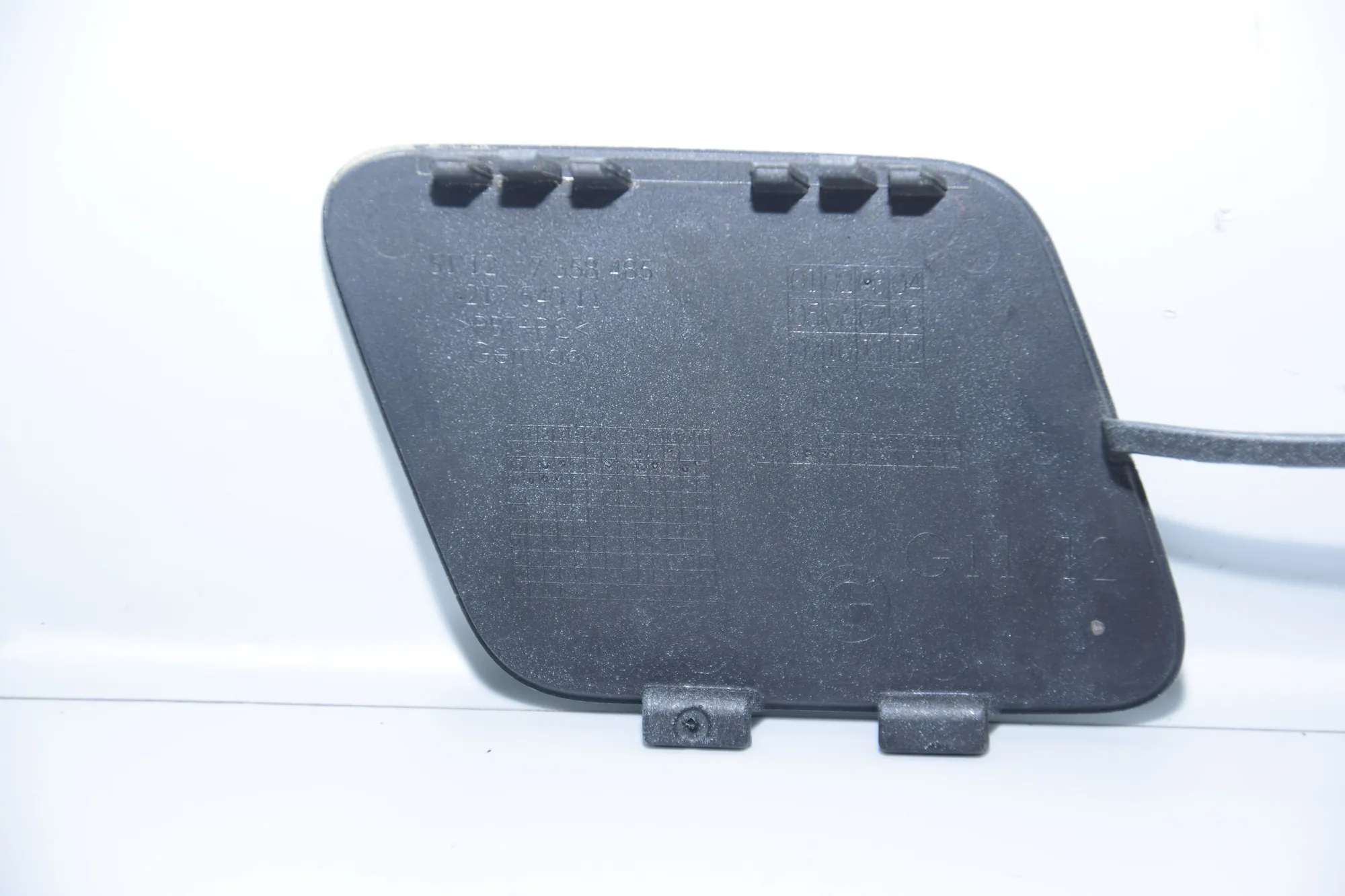 Rear Bumper Tow Eye Cover – OEM 7358485 · BMW 7 (G11, G12) BMW 7 (G11, G12) 2016 – 3